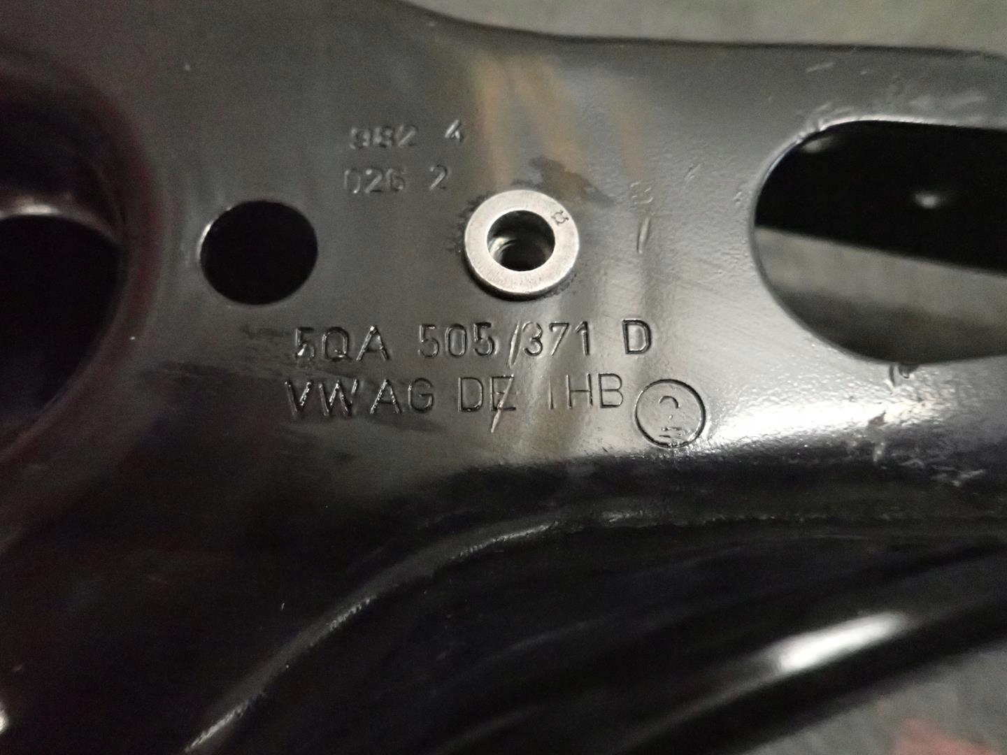QUERLENKER LINKS HECK VW SEAT SKODA AUDI 5QA505371D