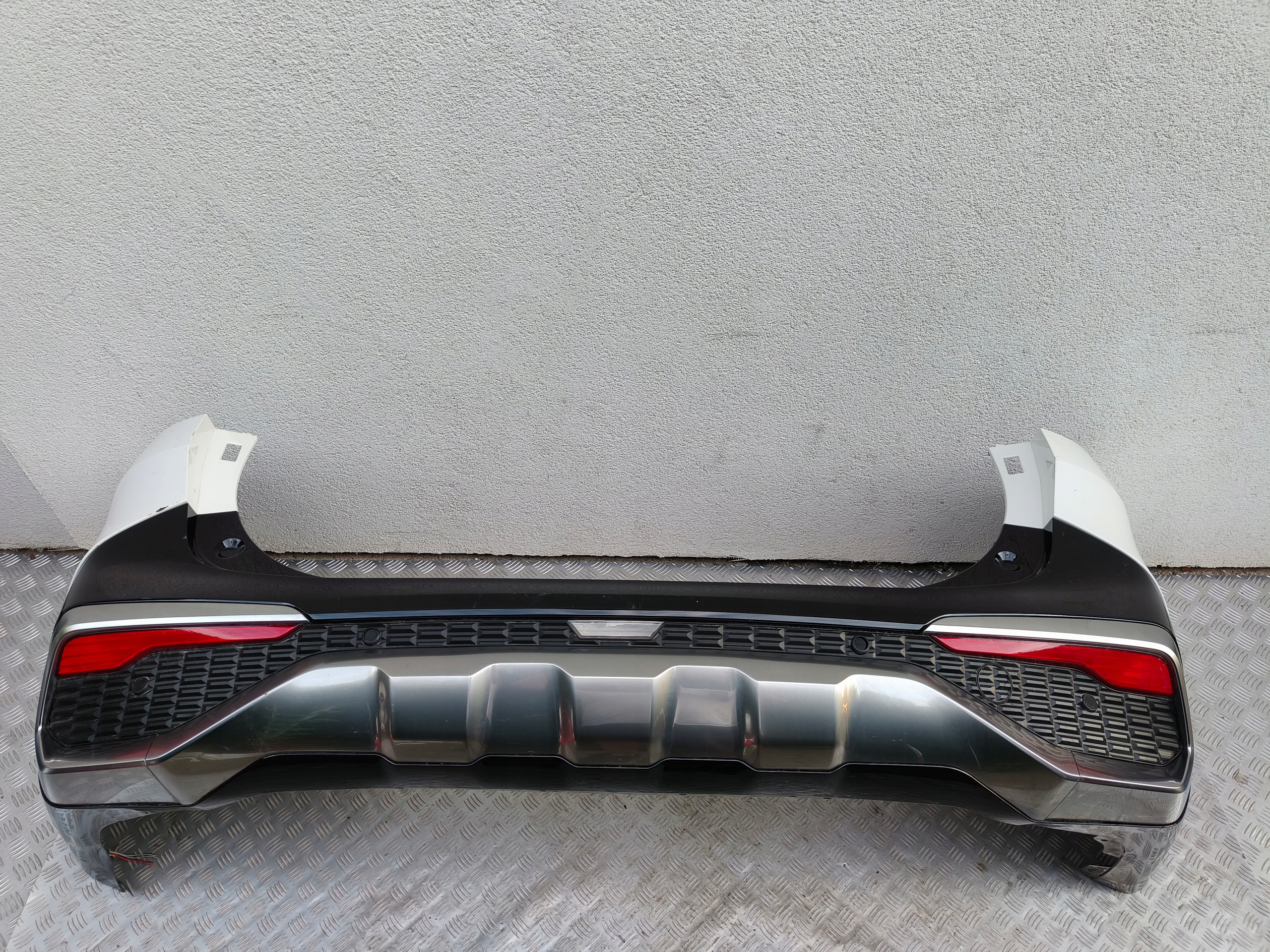 KIA SPORTAGE 2023 2024 2025 ZDERZAK TYŁ TYLNY PDC LED USA