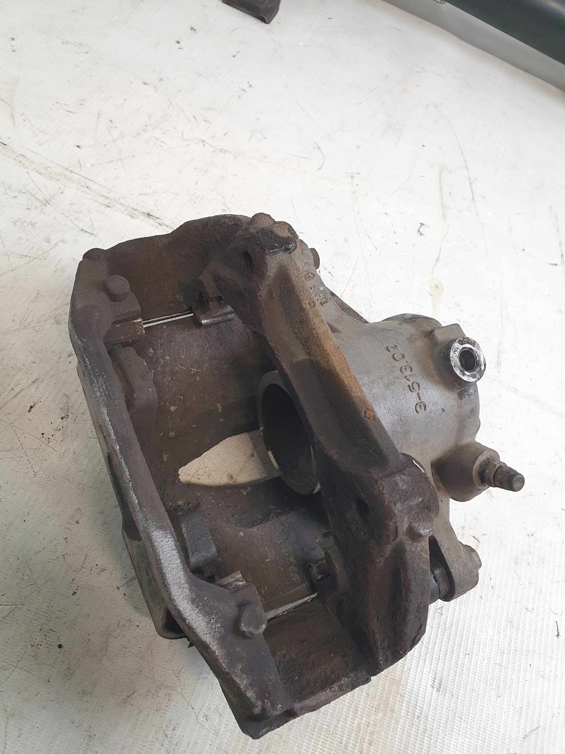 caliper brake left front MERCEDES W211 2.7CDI 03r.