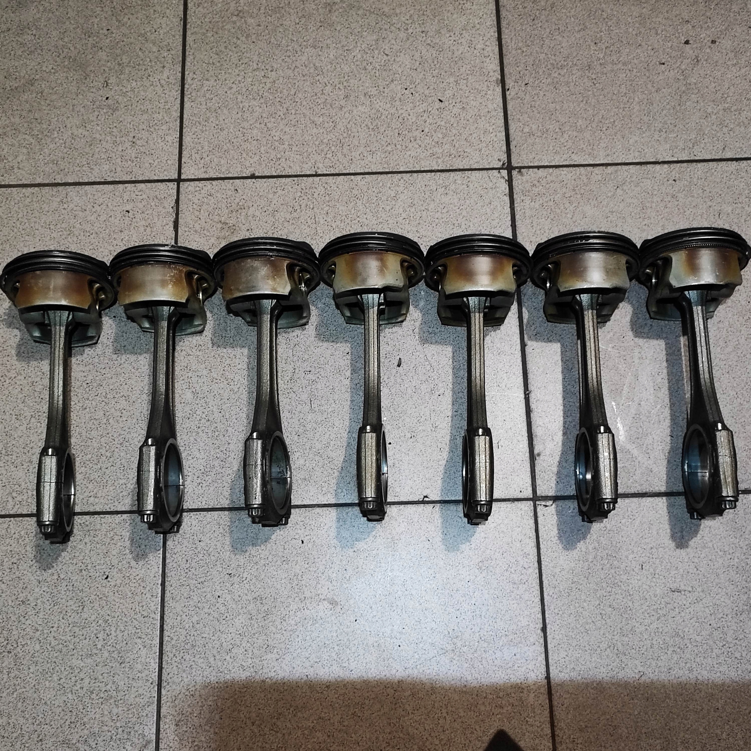 ТЛОК ПОРШНІ РУКОЯТКА AUDI A6 C6 S6 A8 S8 D3 5.2 V10