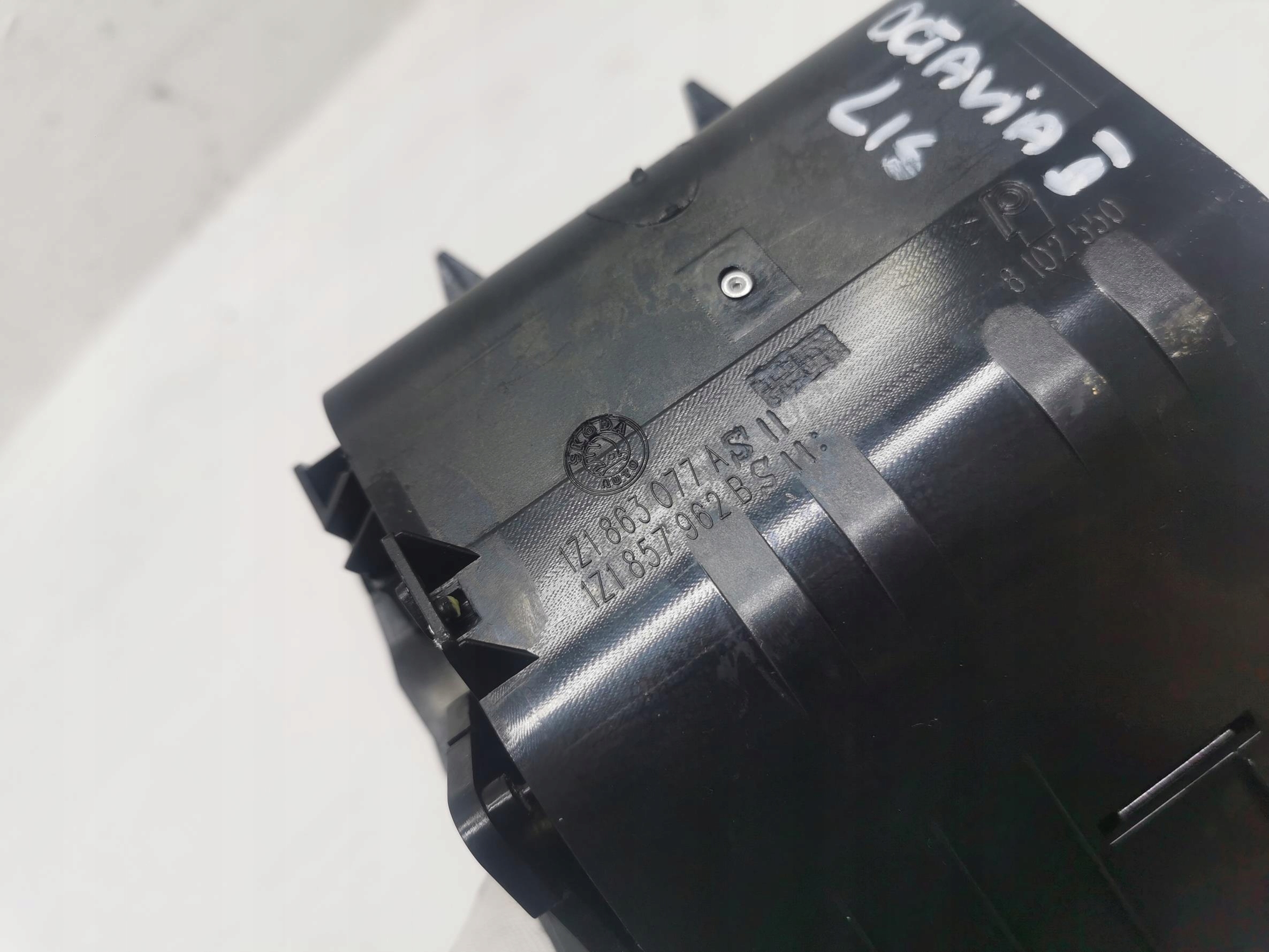 passenger compartment ashtray SKODA OCTAVIA II 1Z1863077A