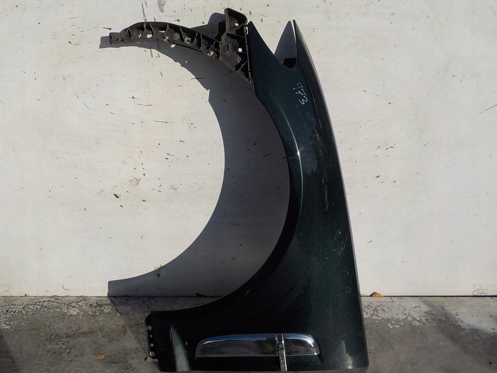 973 JAGUAR XF X250 fender left front front