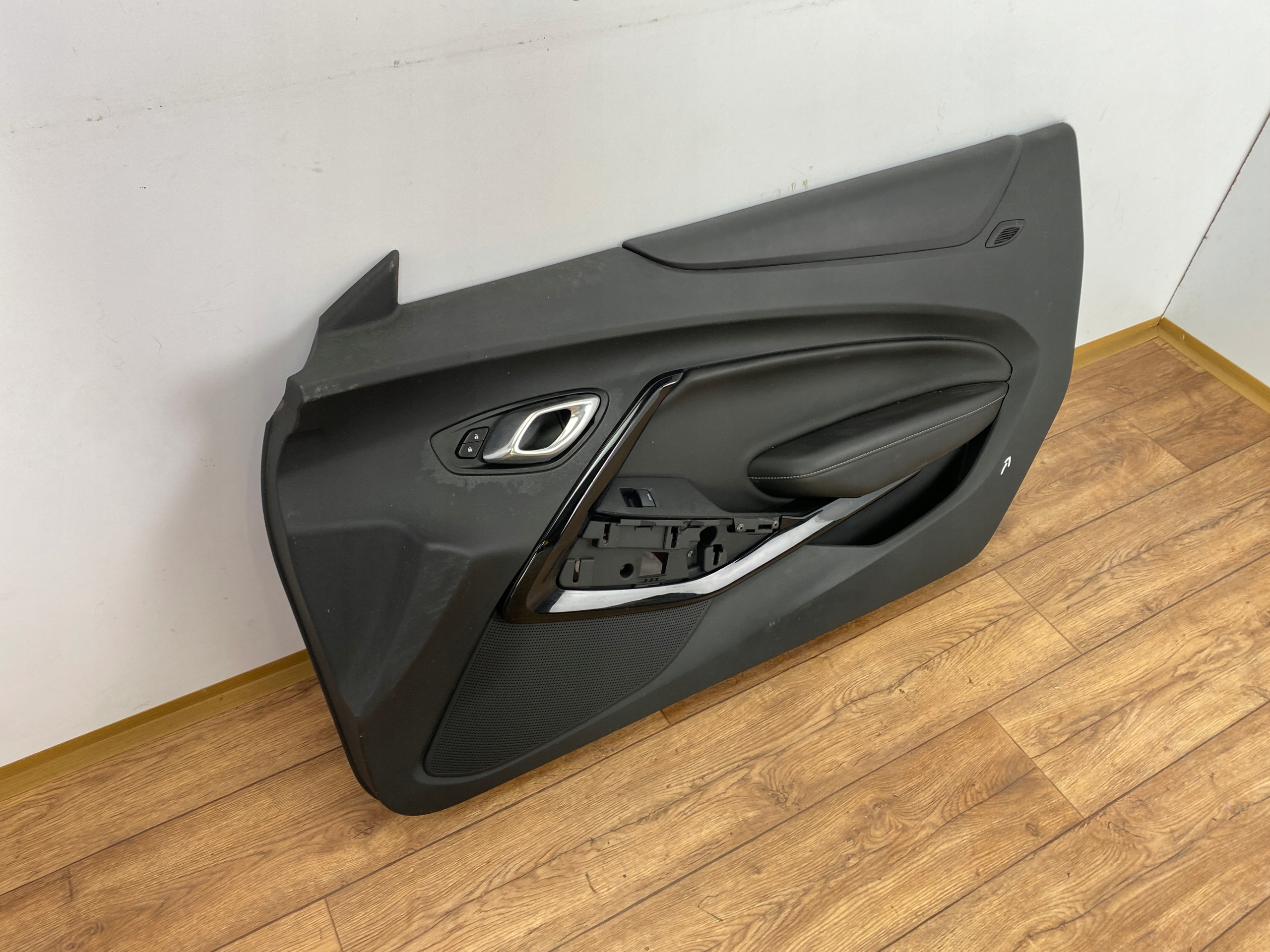 side door right upholstery Chevrolet Camaro 2016+