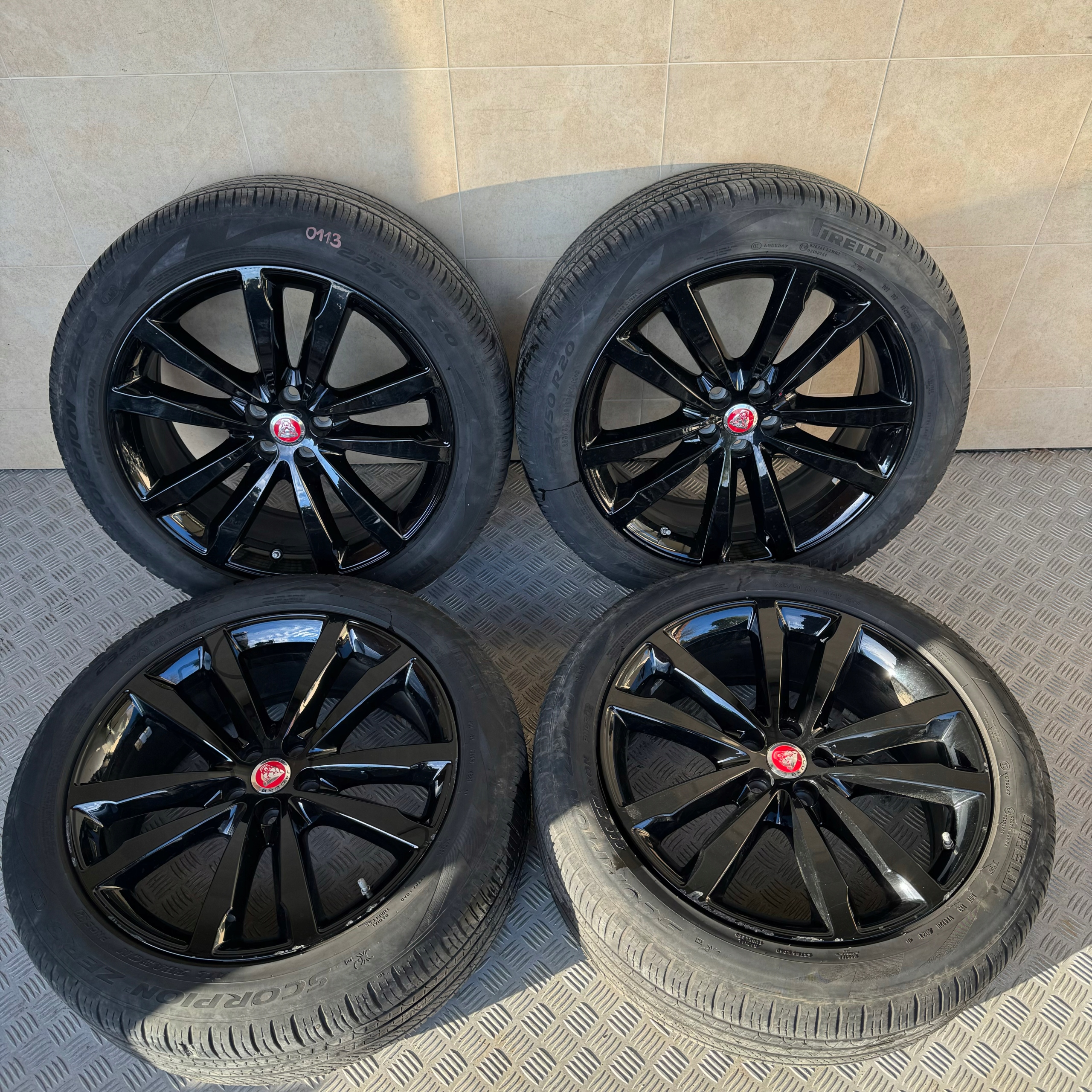 КОЛЕСА ДИСКИ ШИНИ PIRELLI JAGUAR Е-PACE 235/50/20