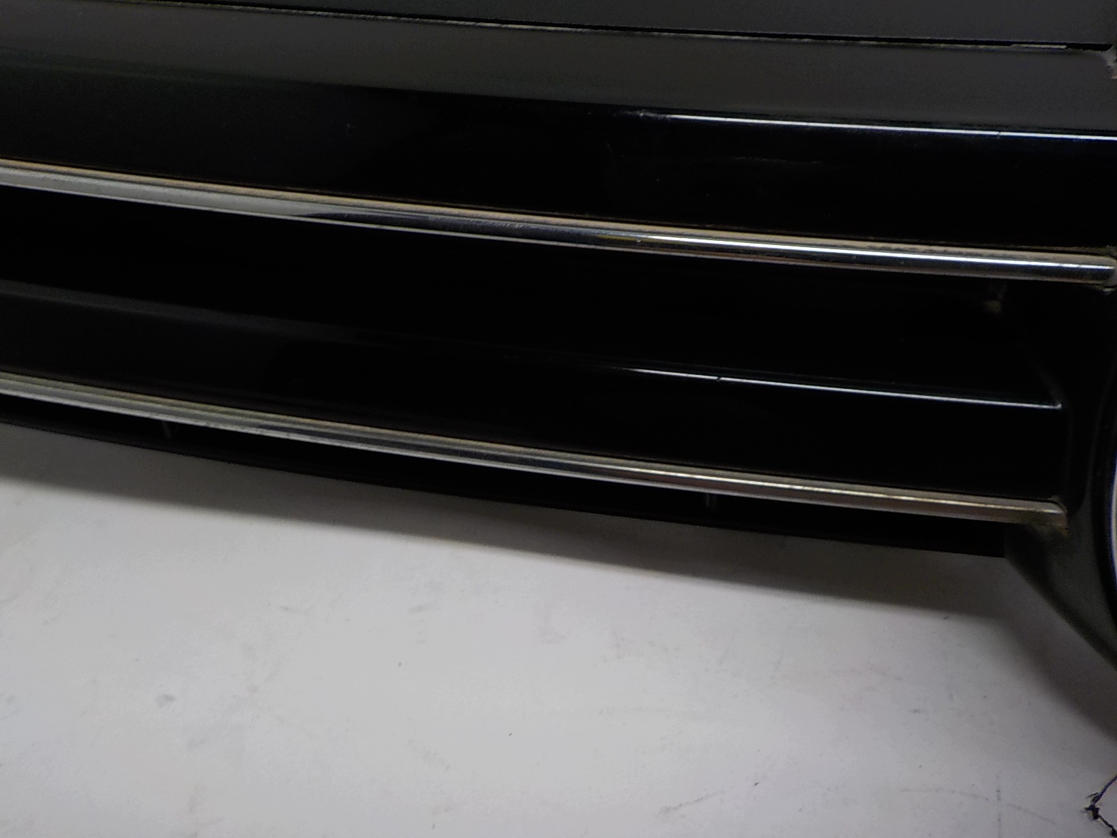 VW GOLF VI grill grille radiator