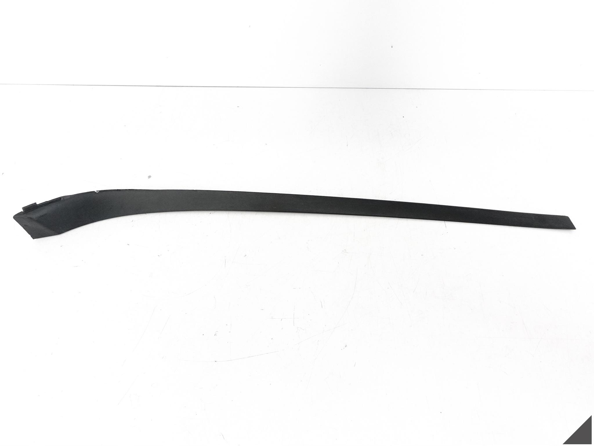 MCLAREN 650S / MP4-12C SPIDER LISTWA SZYBY PRAWA PRZÓD 11A6705CP