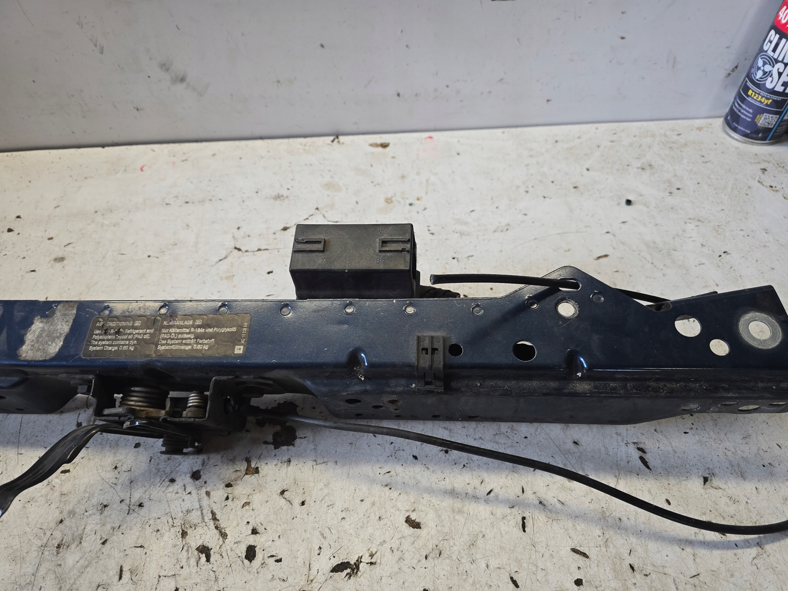 OPEL ASTRA J 4 IV pillar front tension belt upper sider upper supports Z22A