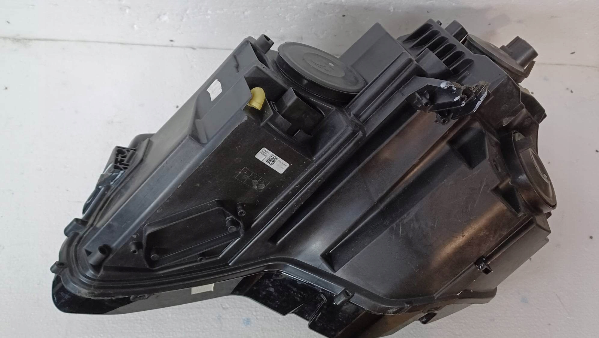 light right SKODA KAROQ 57B941016A