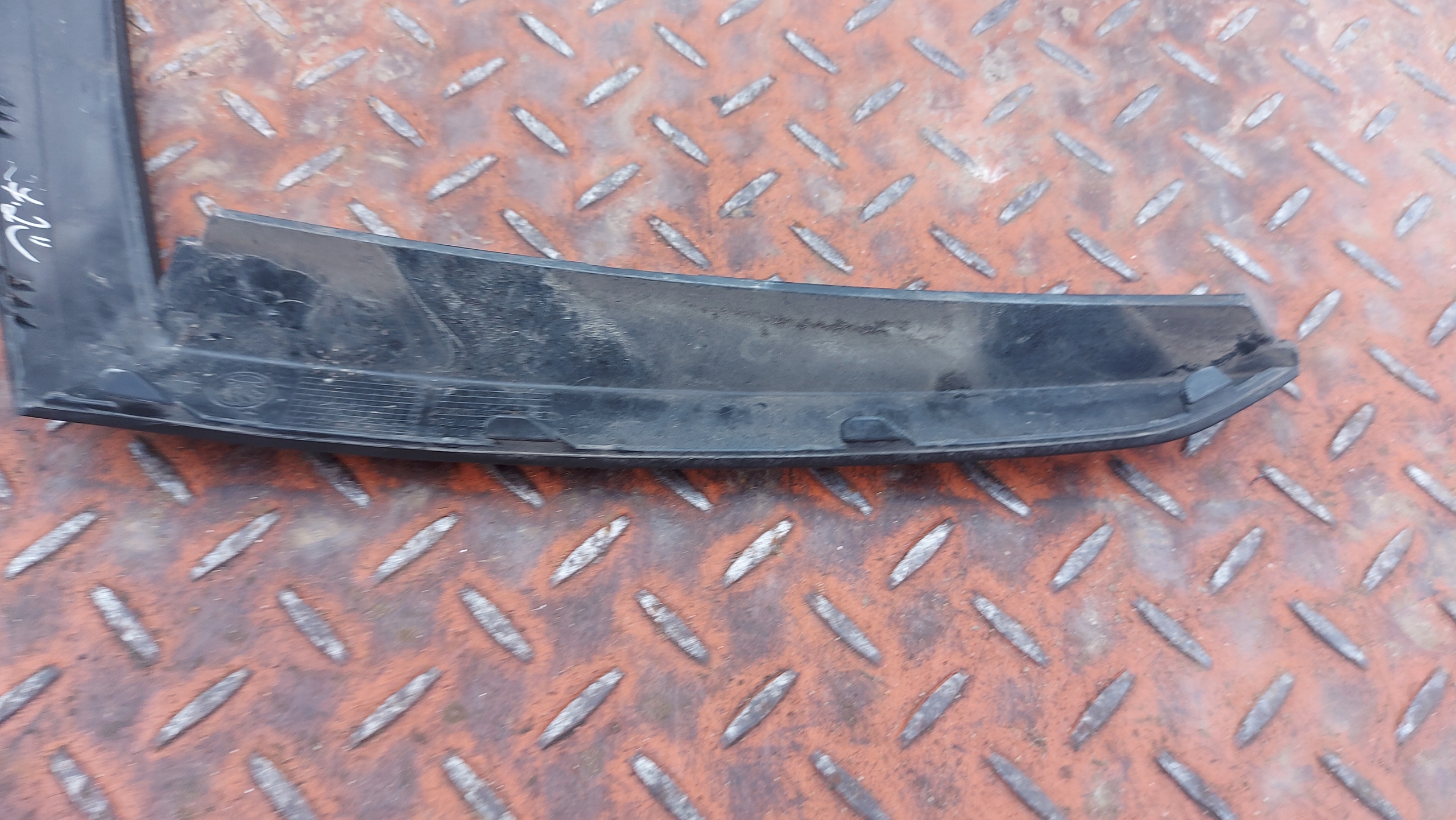moulding grid of a bumper right right front SKODA OCTAVIA IV 20