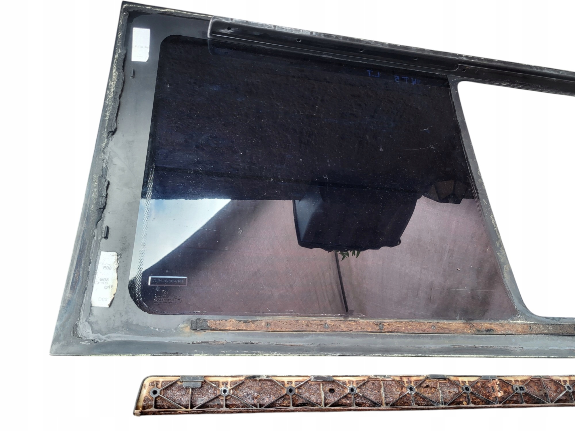 window left the centre bodywork PRZESUWNA VOLKSWAGEN T5