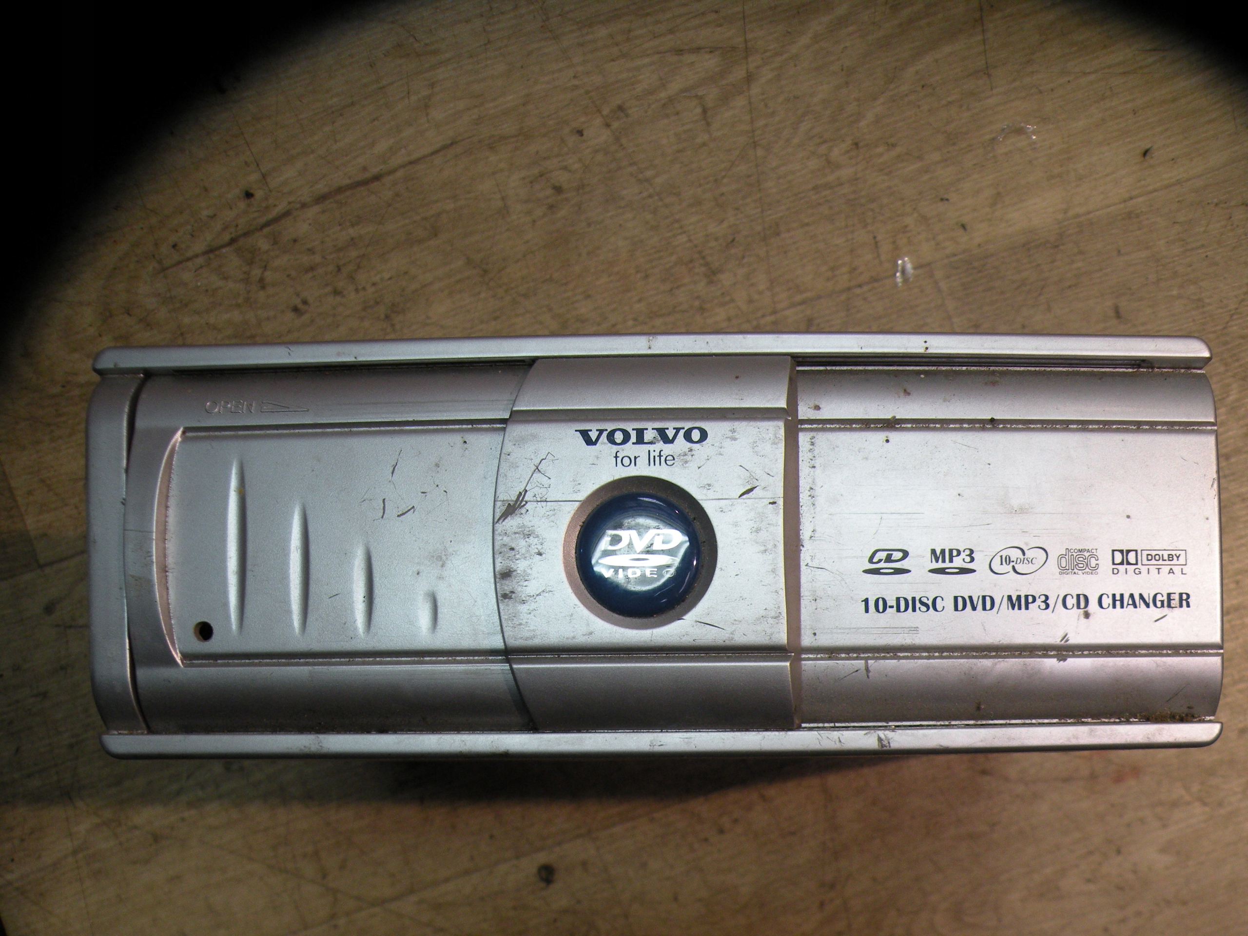 307030448 - Volvo XC90 DVD MP3-чейнджер