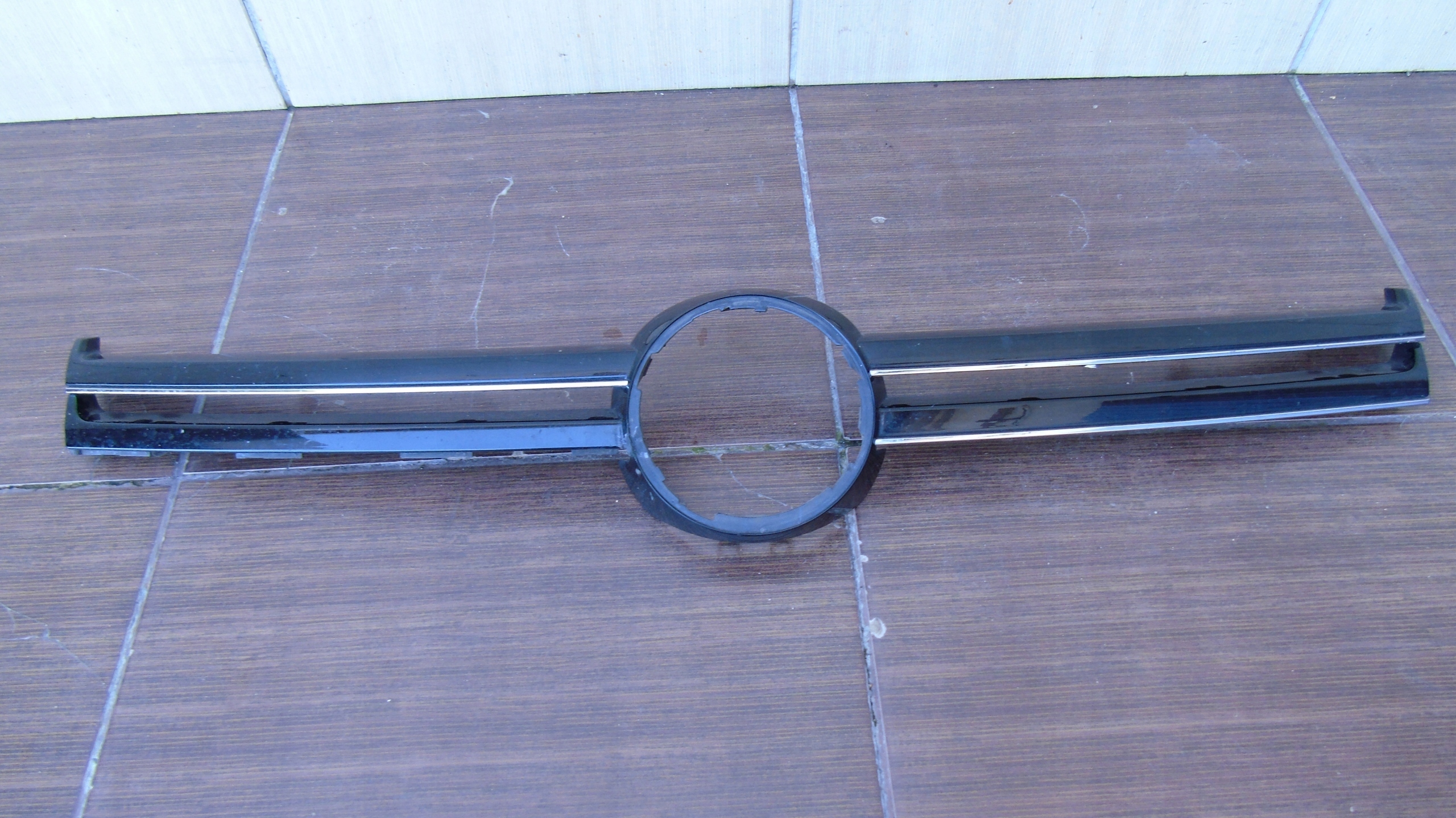 рамка решетка vw GOLF VI 08-12 oe