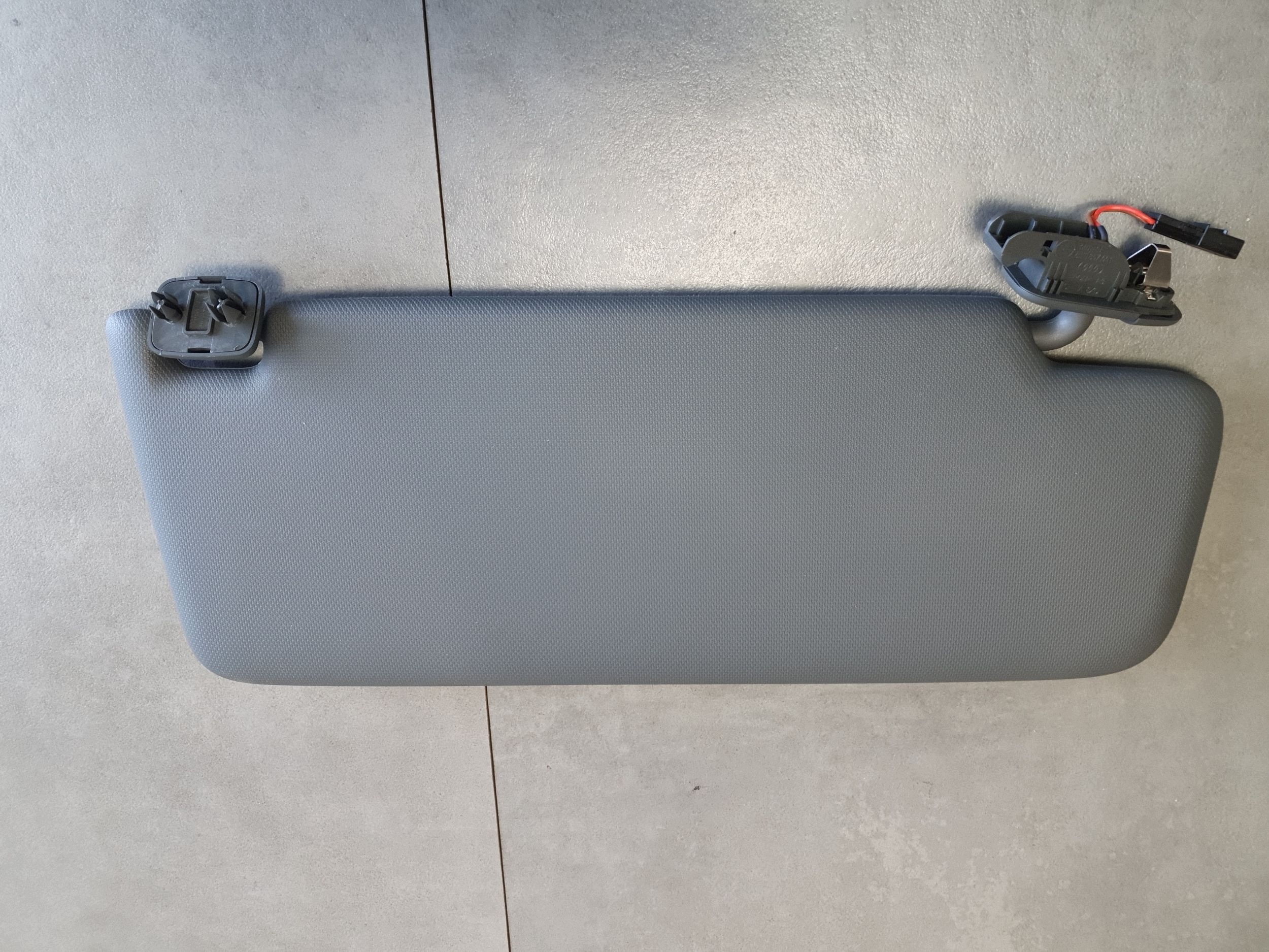 Audi A3 8Y cover przeciwsloneczna left 8W0857551