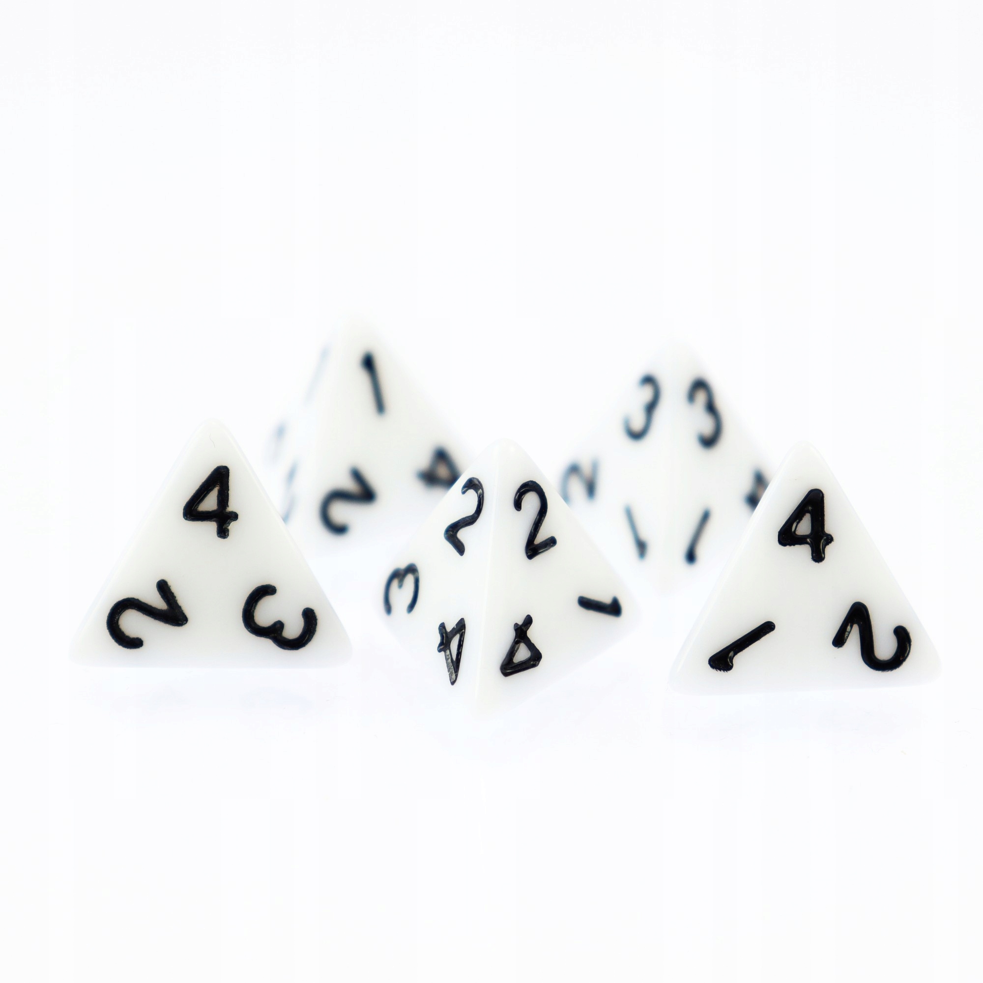 KOSTKA RPG BIAŁA KOŚĆ CZTEROŚCIENNA K4 Liczba ścian 4