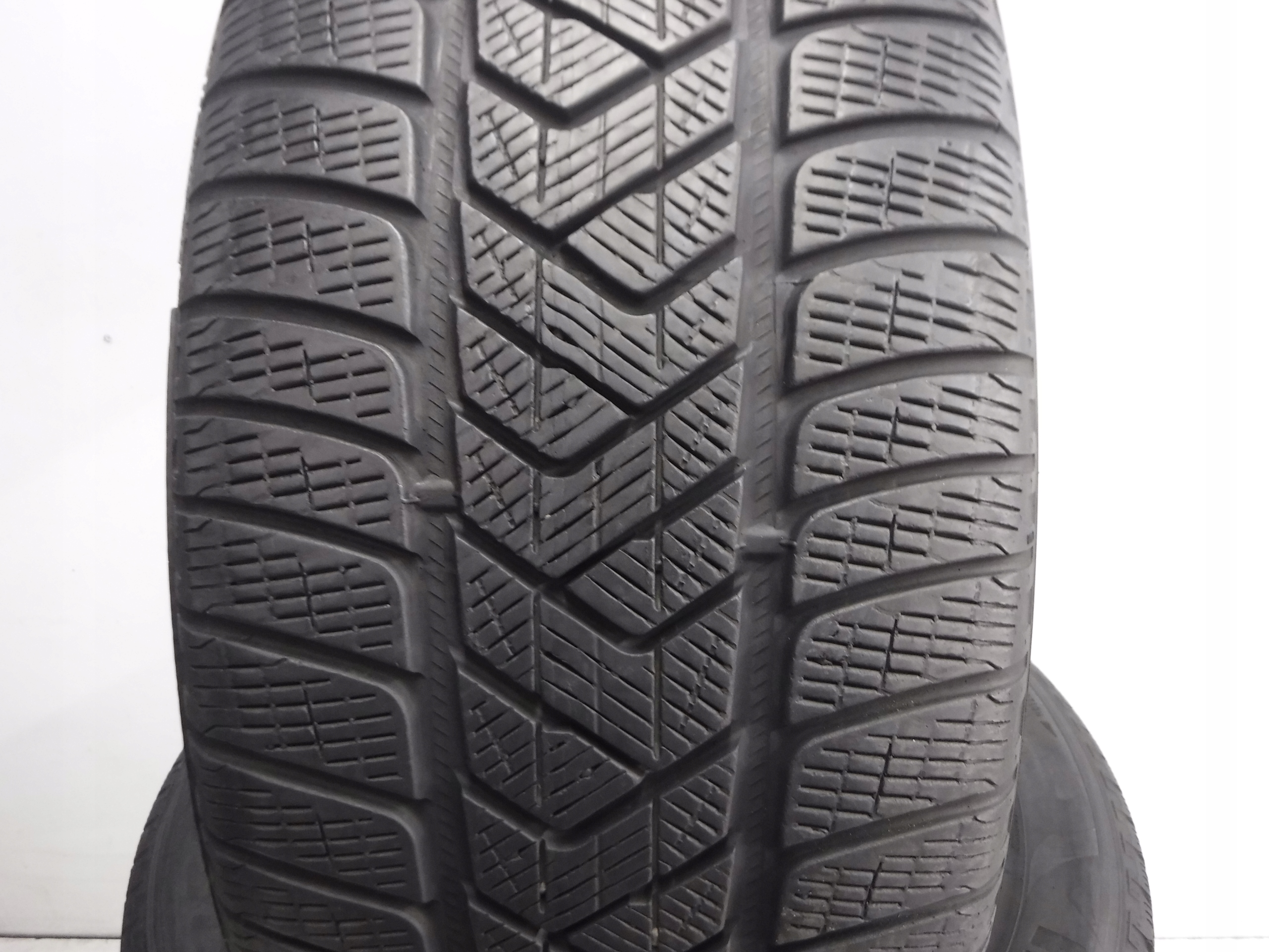 OPONY ZIMOWE PIRELLI SCORPION WINTER 255/55/18 109V M+S Model Scorpion Winter