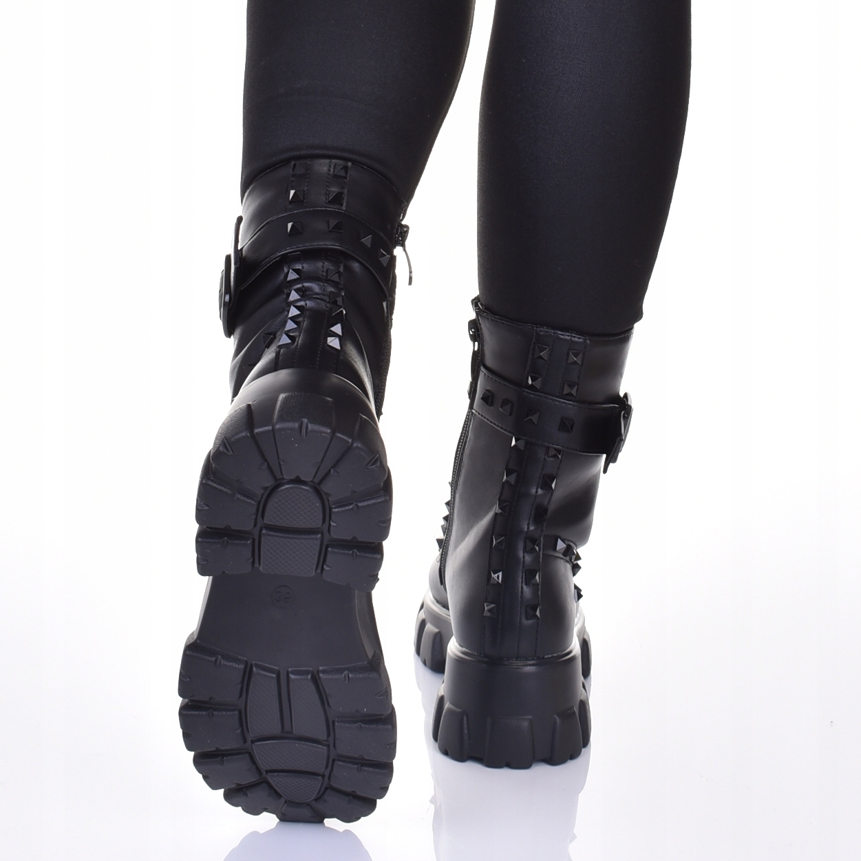 SNIEGOWCE ZIMOWE SKÓRZANE CZARNE NA PŁASKIM OBCASIE Rozmiar 39