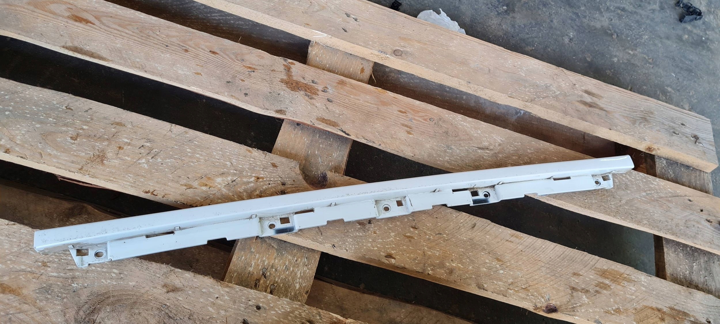 Q5 80A moulding of a bumper cap central front 80A807661 LY9C