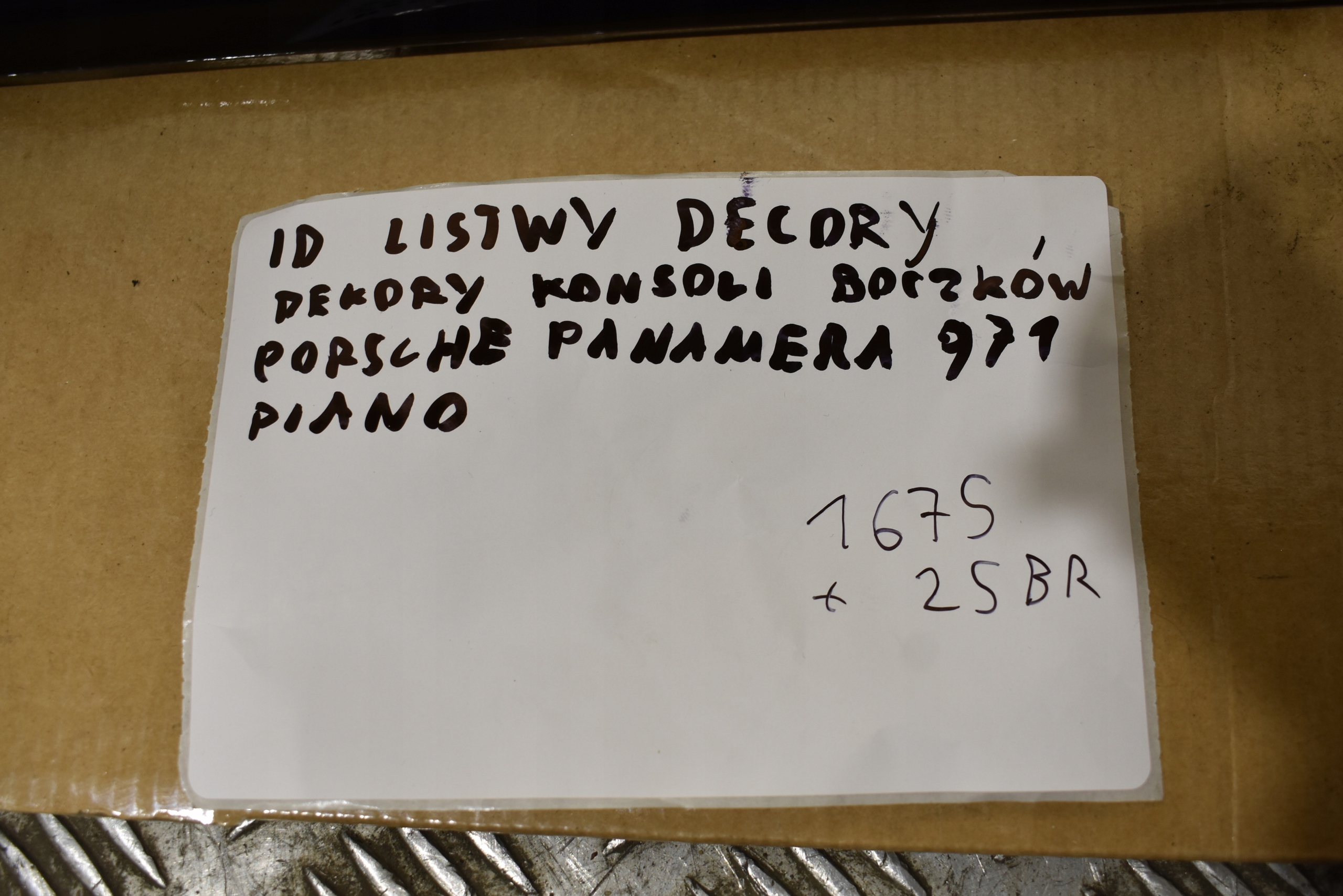IDEALNE DECORY DEKORY PIANO Console BOCZKOW PORSCHE PANAMERA 971 1