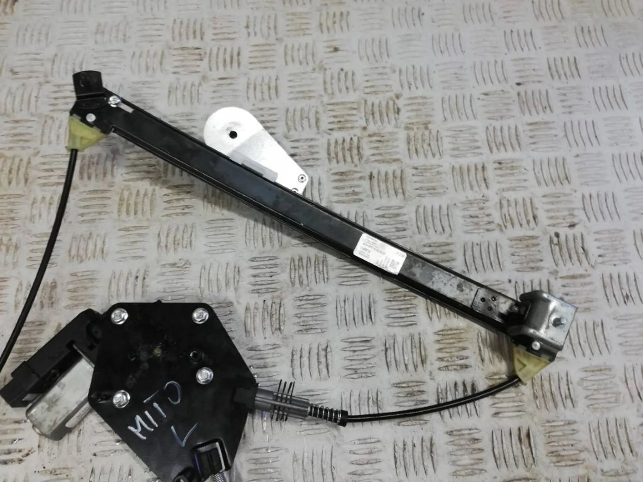 ALFA ROMEO MITO PODNOŚNIK SZYBY LEWY Numer katalogowy części MIP10347