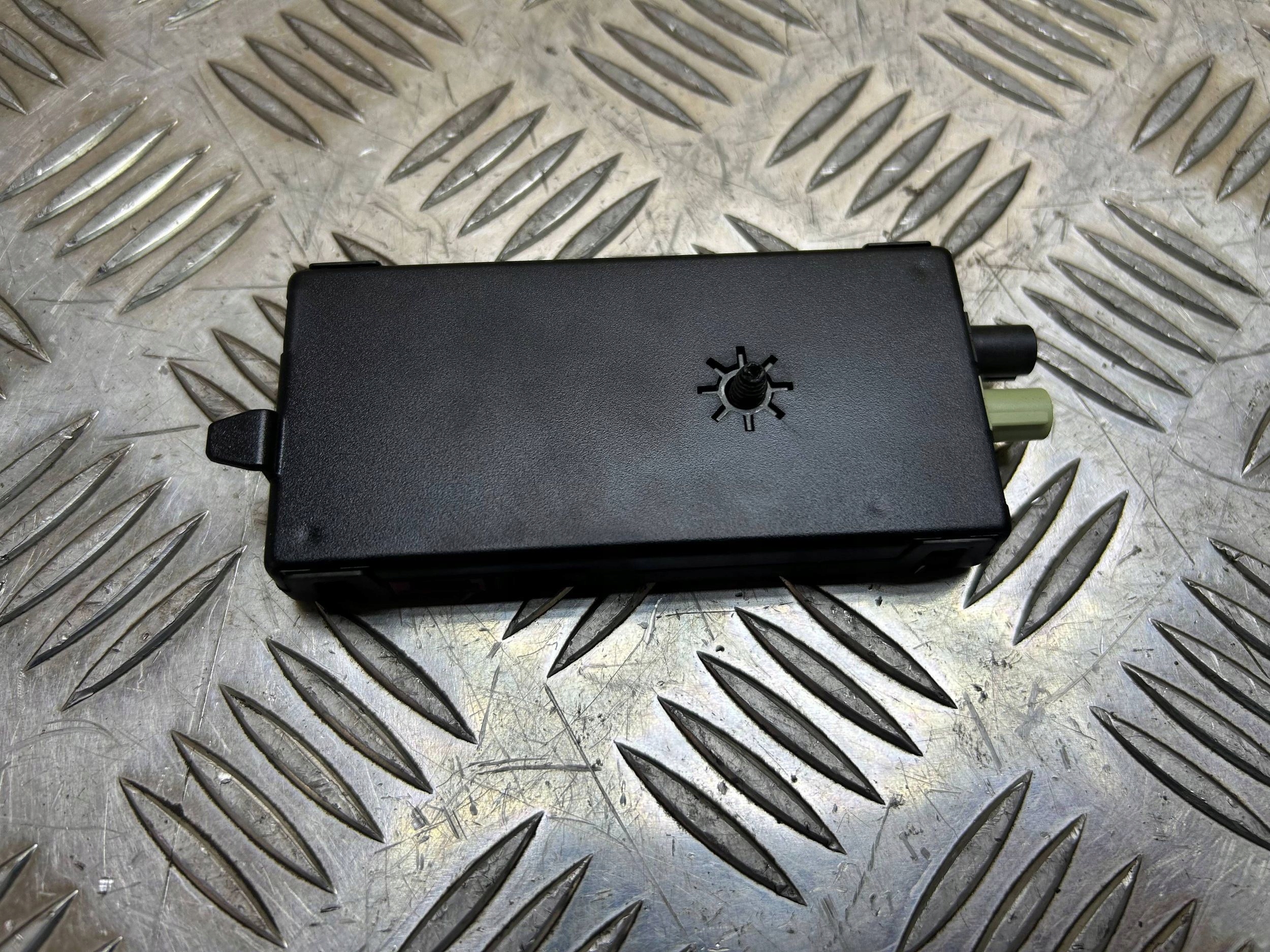 amplifier anteny BMW X5 F15 2015 9334692