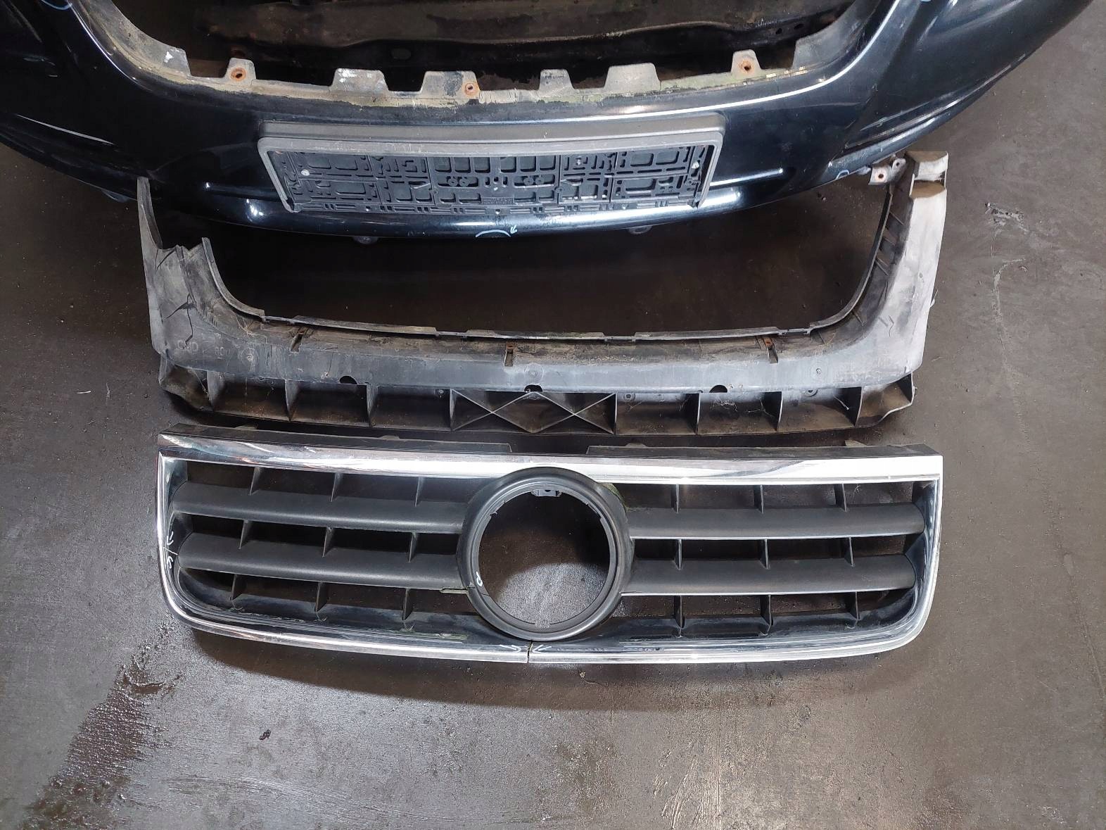 complete front bonnet bumper VOLKSWAGEN TOUAREG and L041 ID: 236928