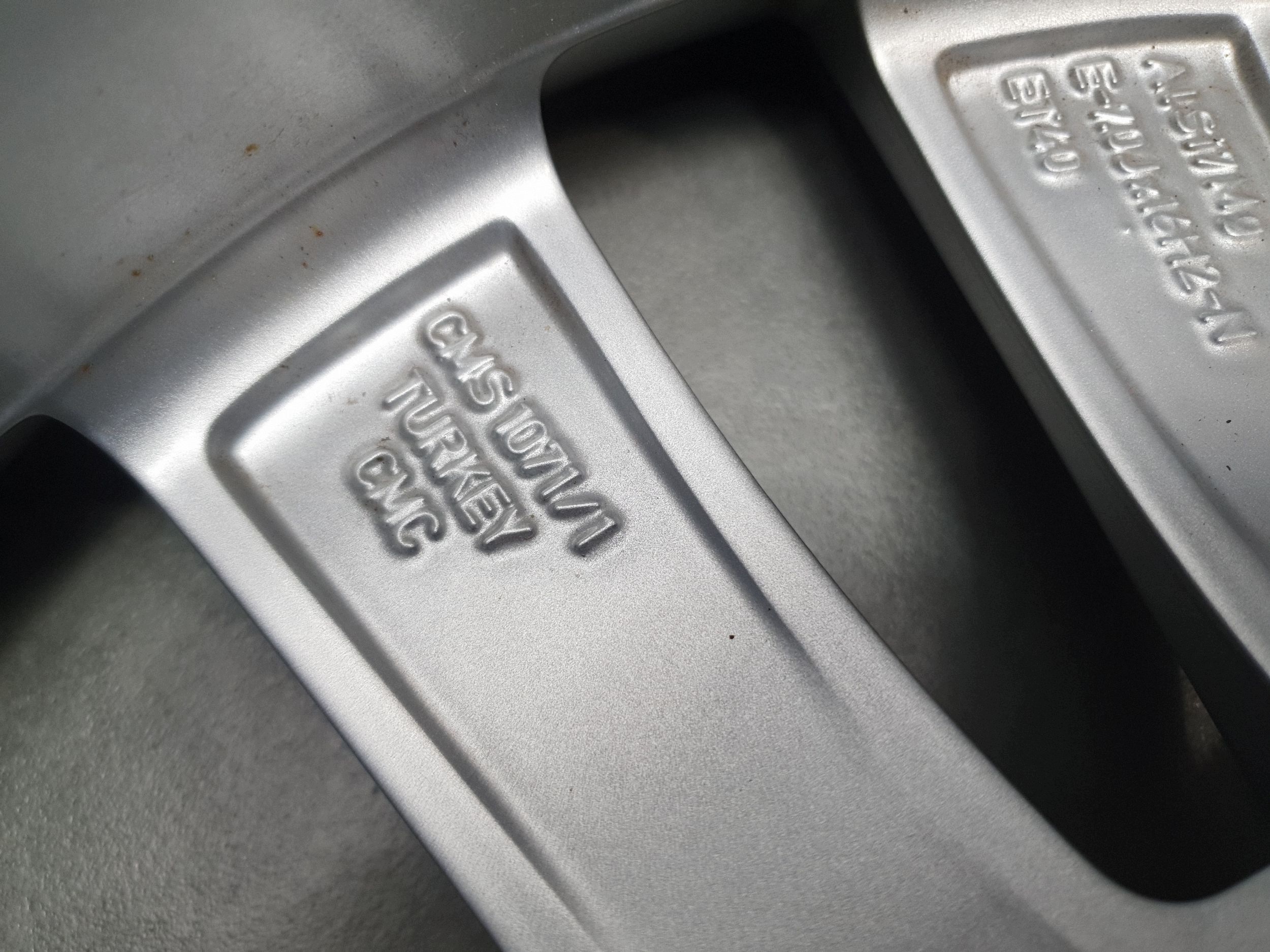 Audi A3 8Y disk disk hliníkový 16 et 40 7.0j 8Y0601025