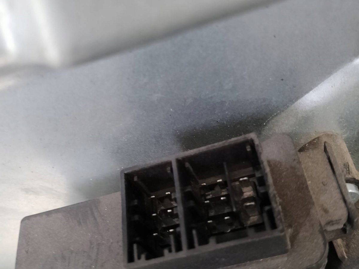 PODNOŚNIK SZYBY LEWY PRZÓD SKODA FABIA I 6Y1959801 Typ samochodu Samochody osobowe