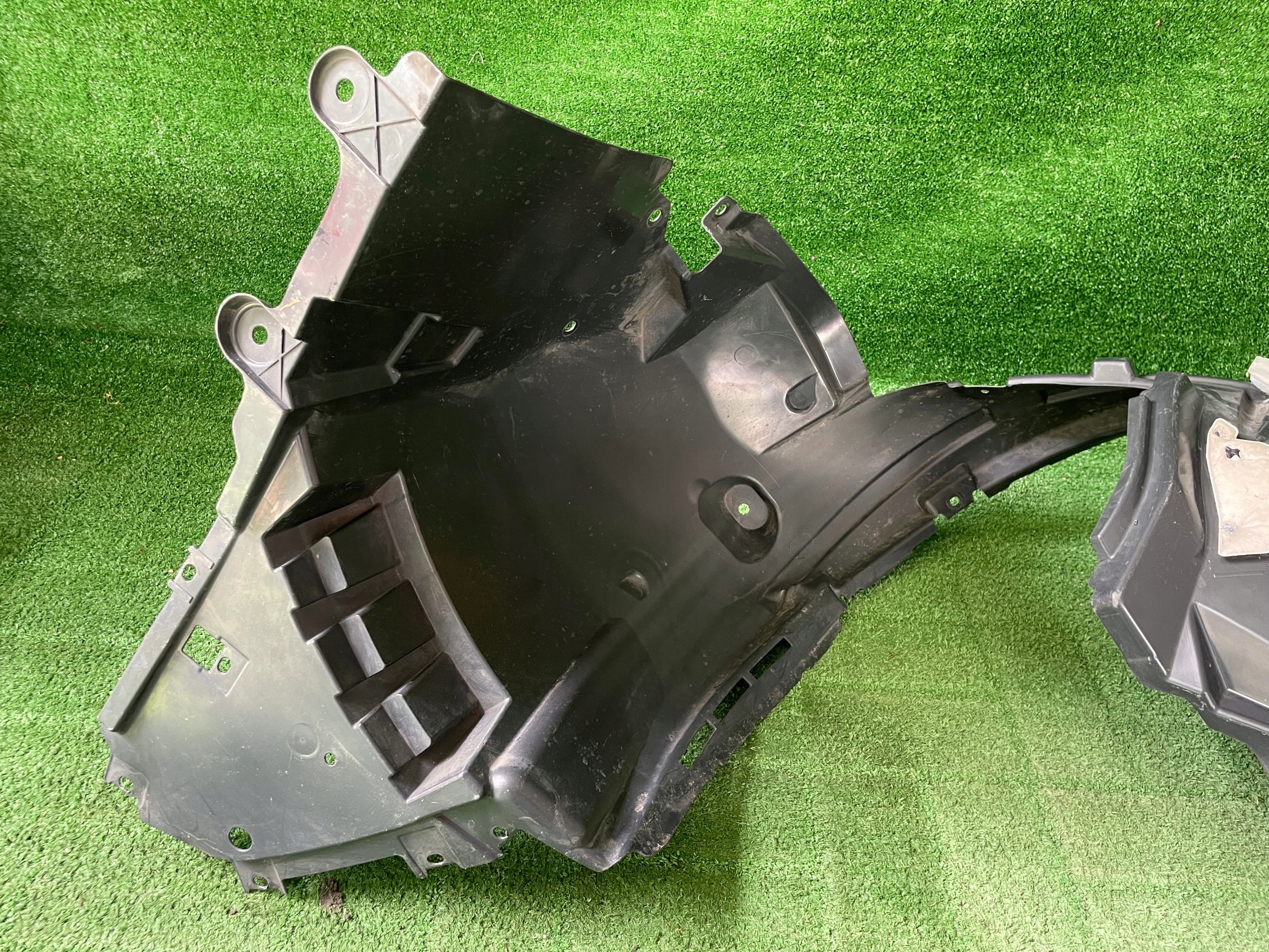 NISSAN QASHQAI 2 J11 mudguard front front right 63840 HV00A