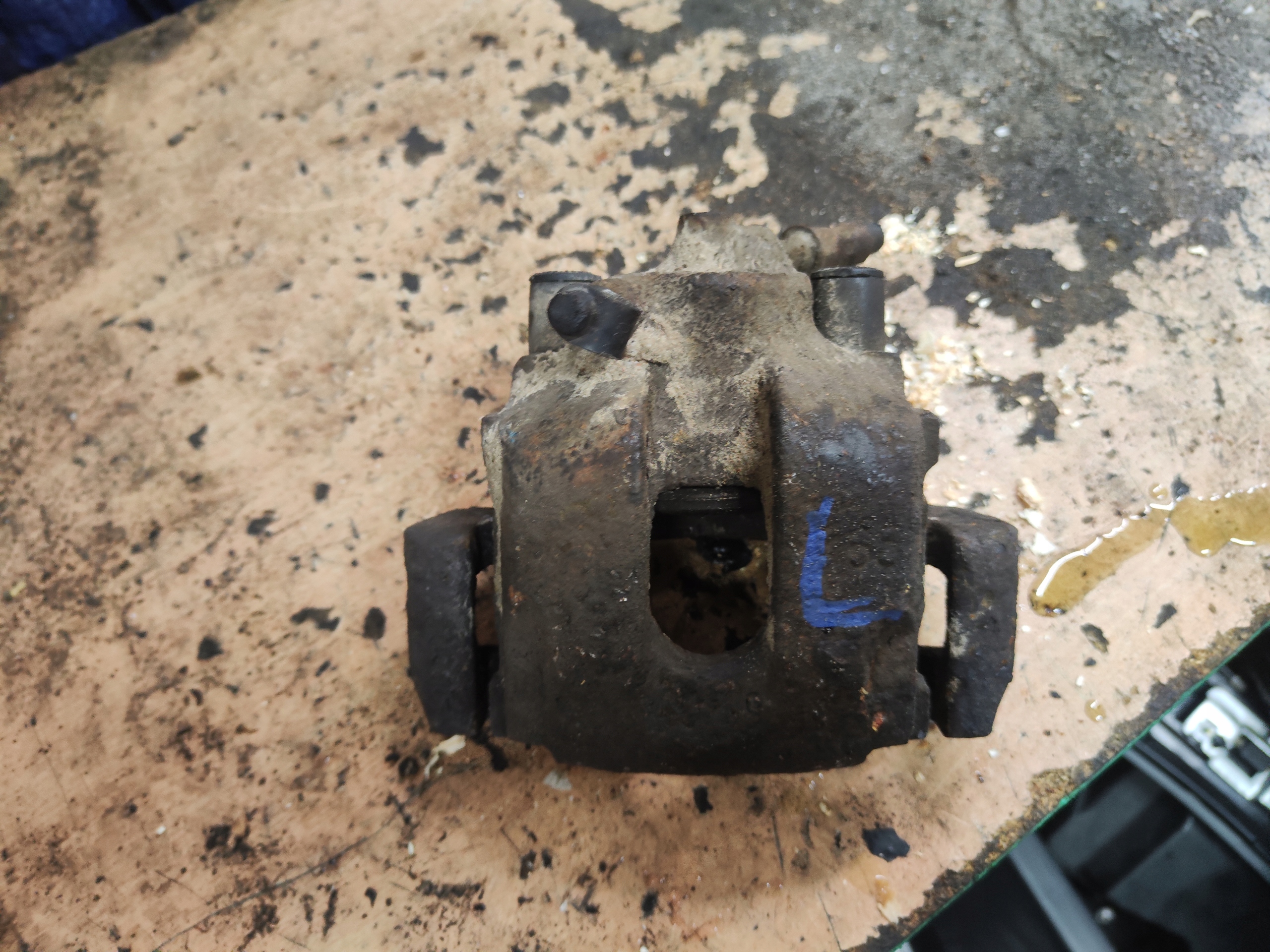caliper brake left rear part BMW E46 2.0B R4 143KM