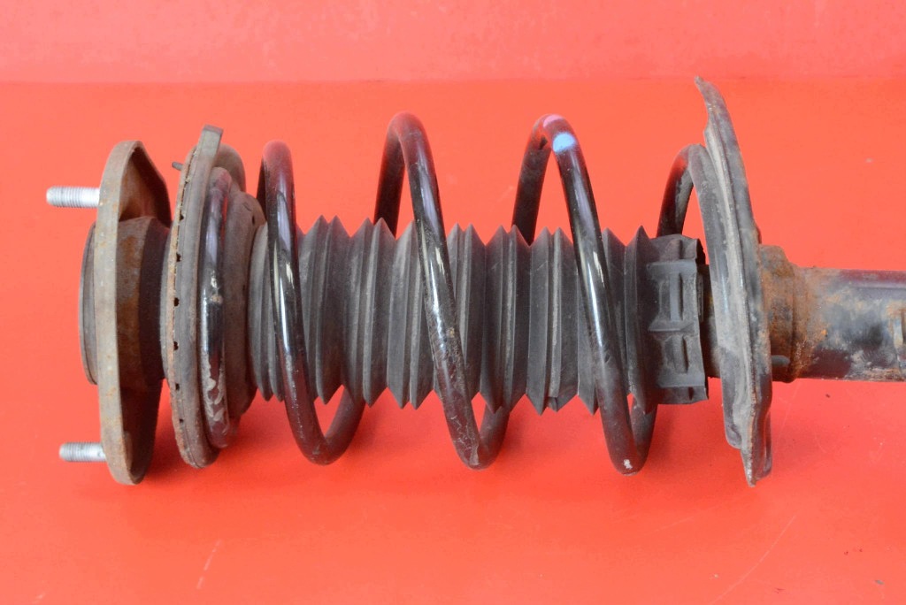 shock absorber left front 48520-02E70 TOYOTA COROLLA E18 1.6 VALVEMATIC 13-19