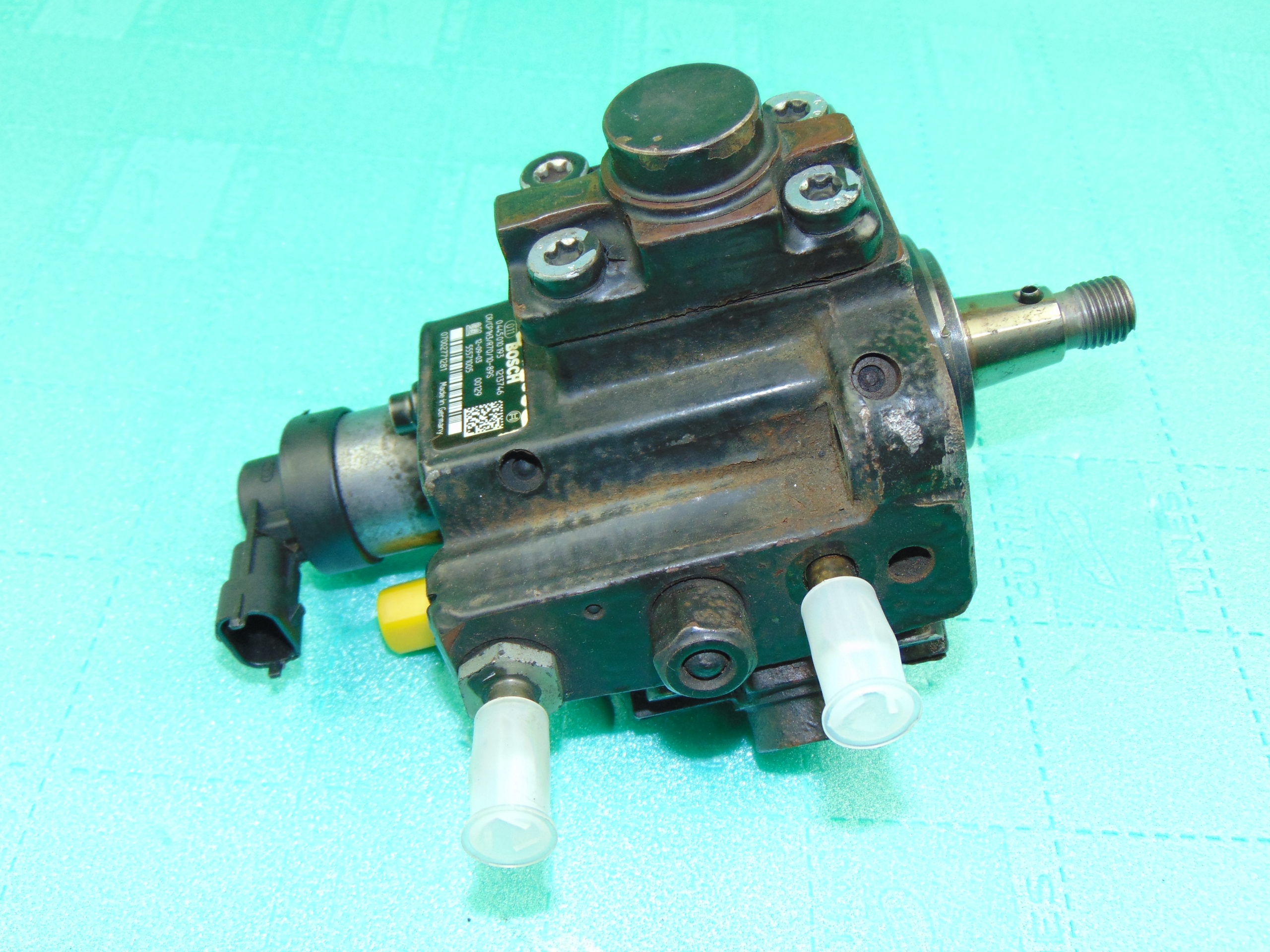 injection pump 2,0CDTI Insignia Astra 0445010303