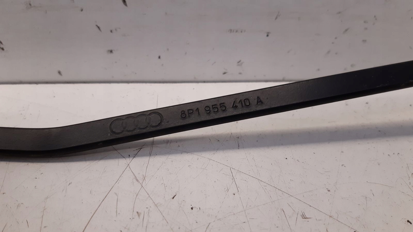 wiper arm right Audi A3 8P 1,6 MPI