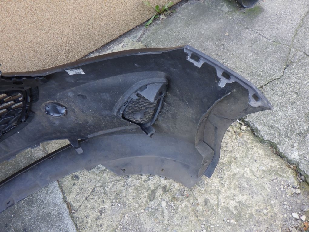 FORD FIESTA MK8 VIII 17- schwarzer grill frontstoßstange