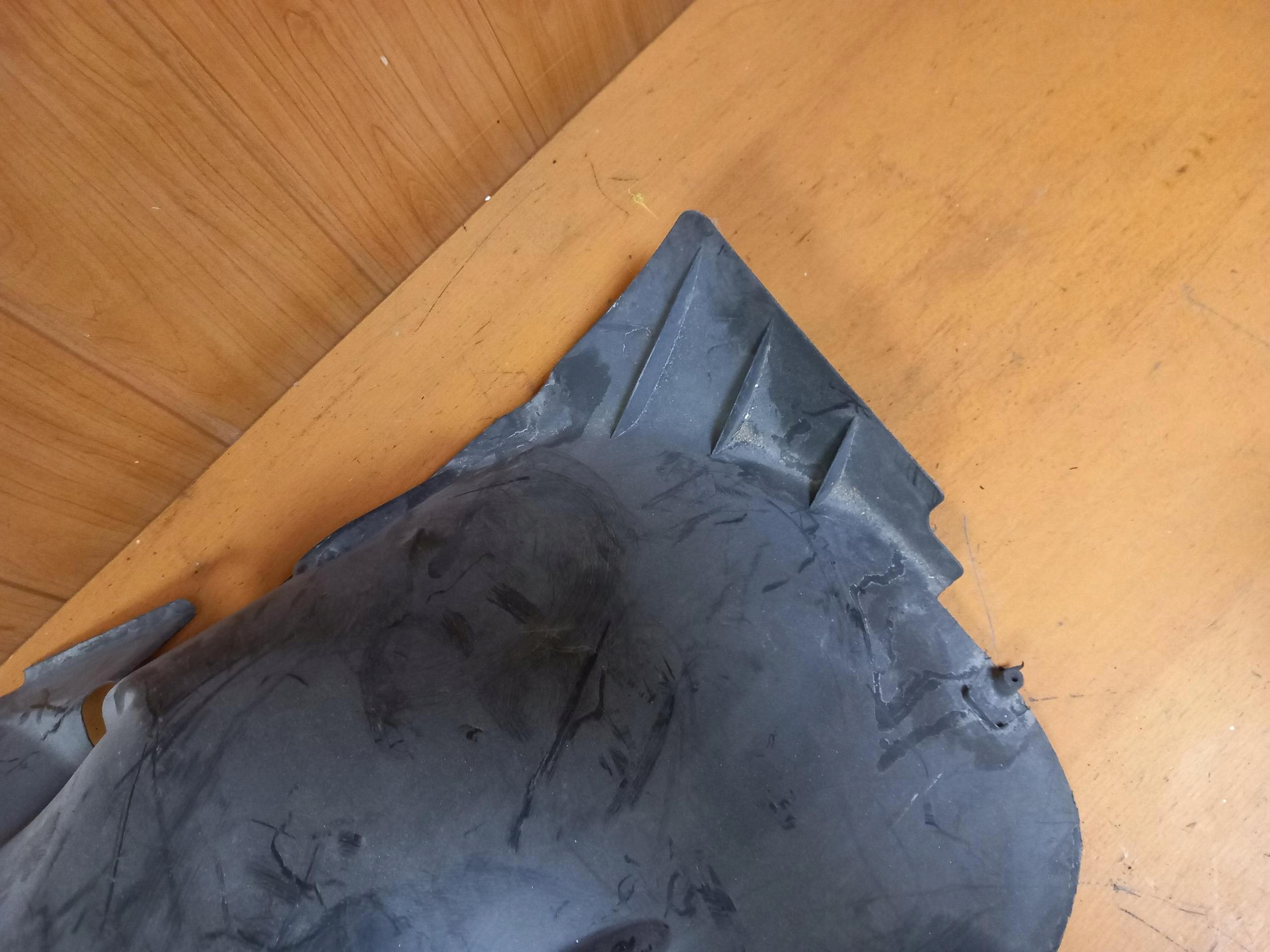 mudguard left front RENAULT CLIO III 8200289945 05-12