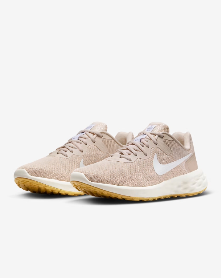 Dámské sportovní boty Nike Revolution 6 Nn Béžová DC3729-104 vel. 36