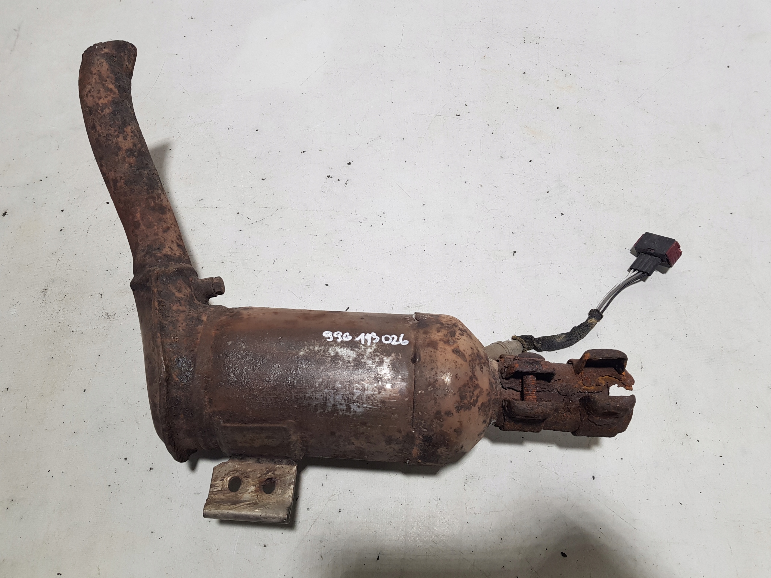 catalyst PORSCHE BOXSTER 986 911 996 2,7 996113026 right