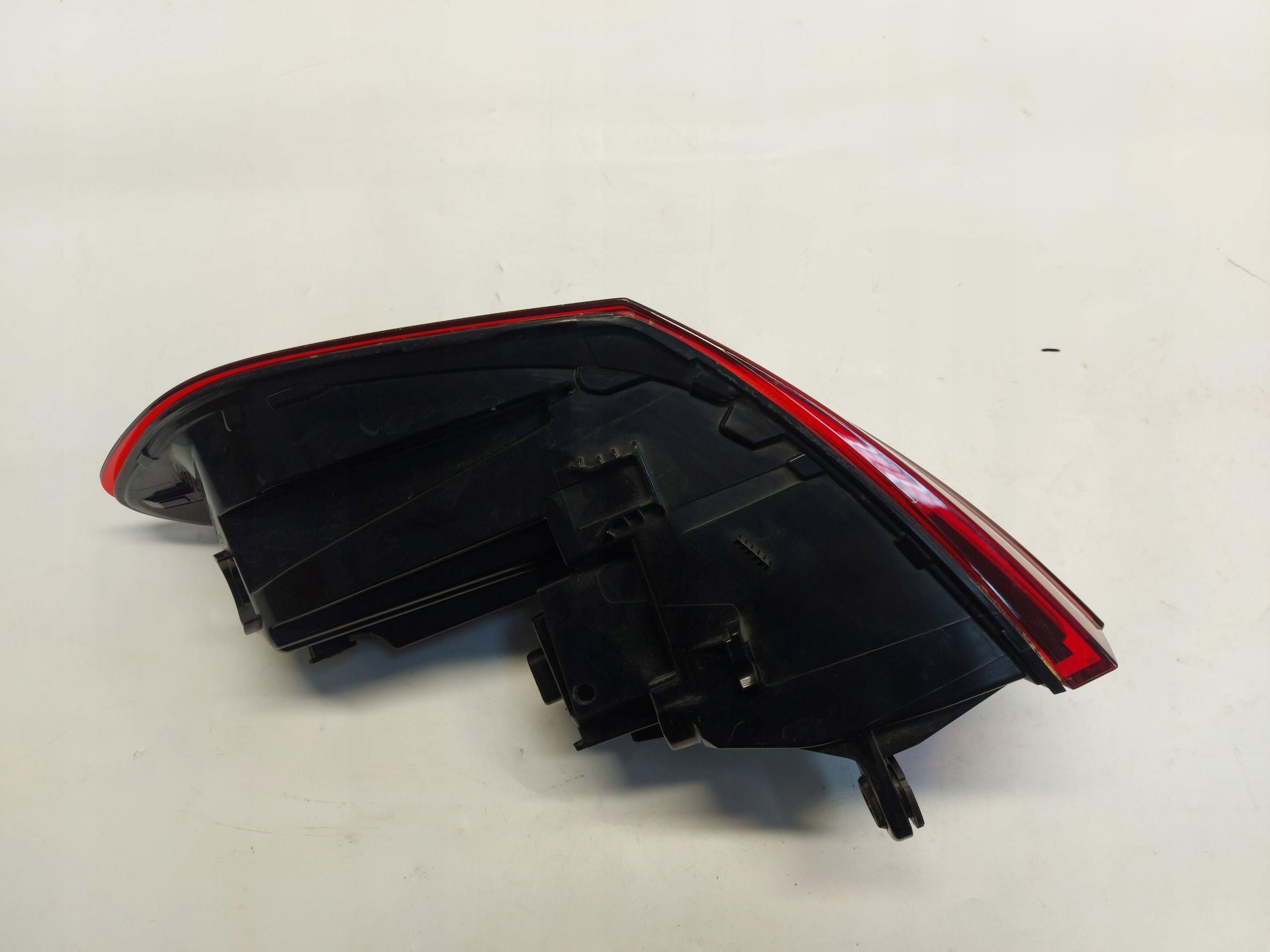 BMW U06 200i light LED rear part left 8494357
