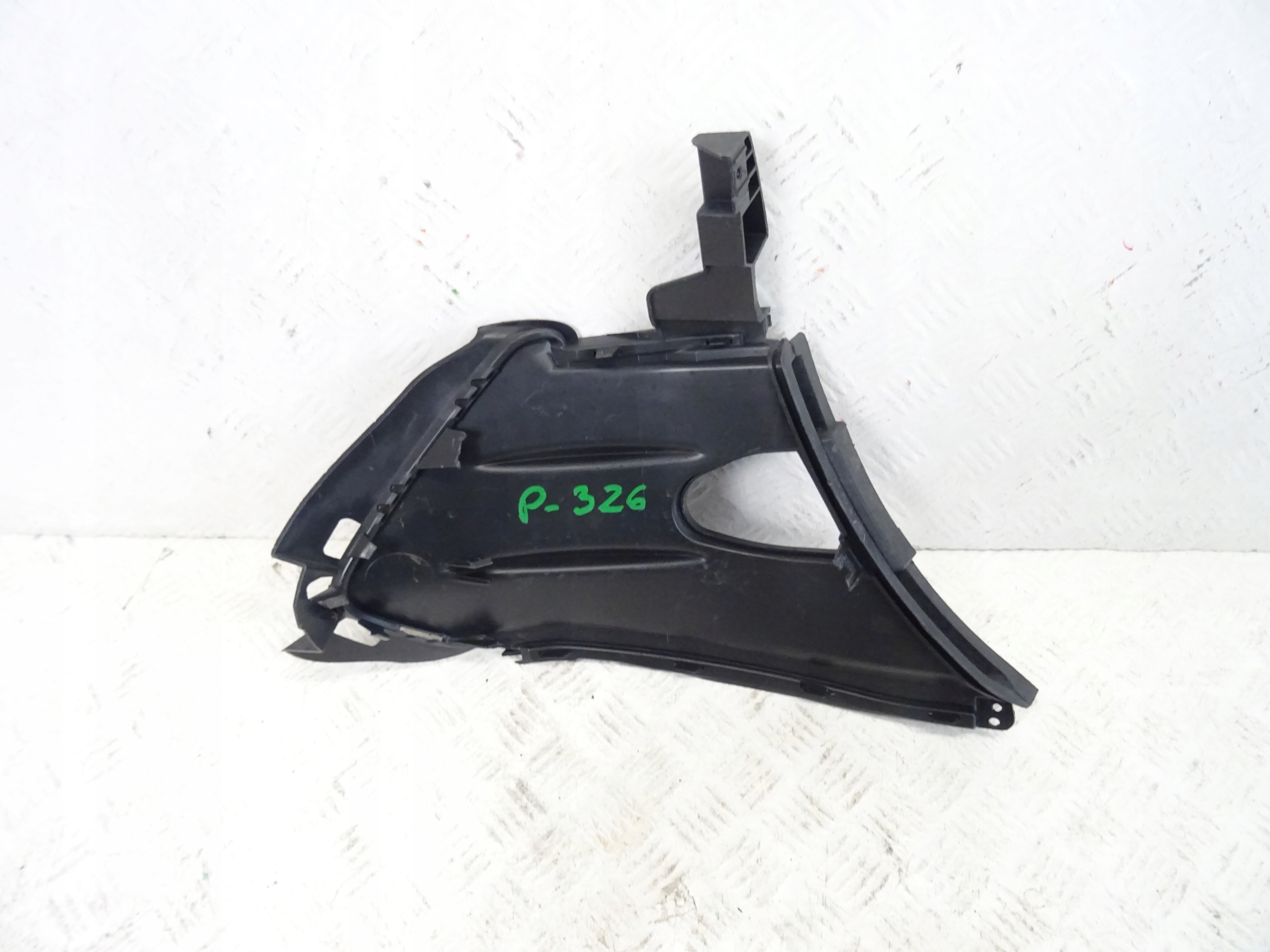grid of a bumper front front left SEAT ARONA LIFT 6F9.853.665F