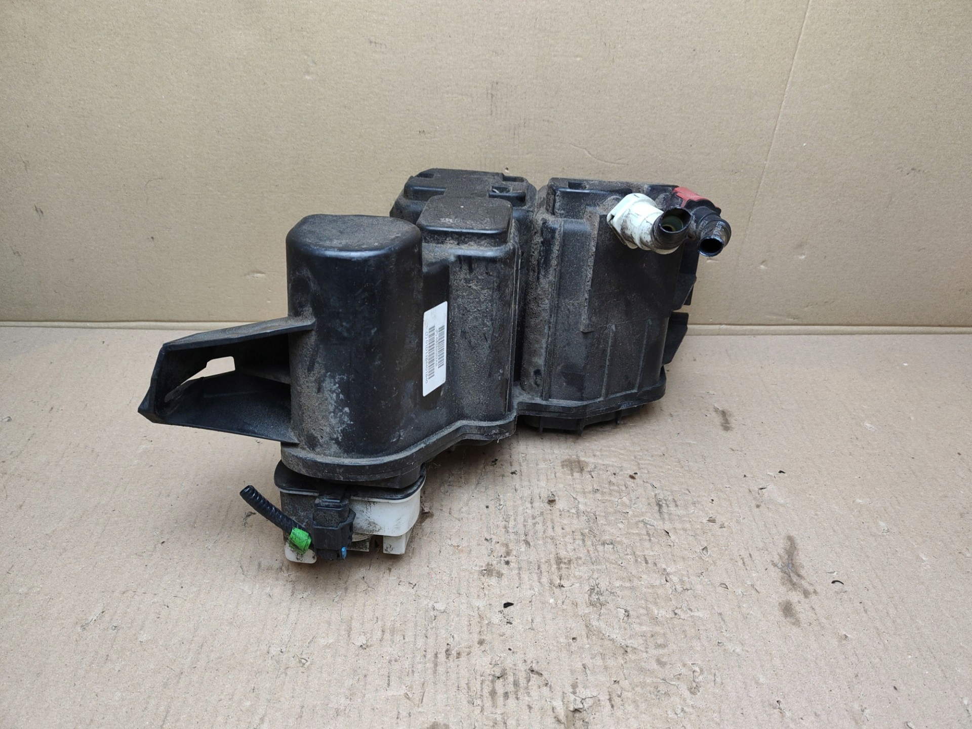 carbon filter Jeep Cherokee 5 2014 P68152022AB