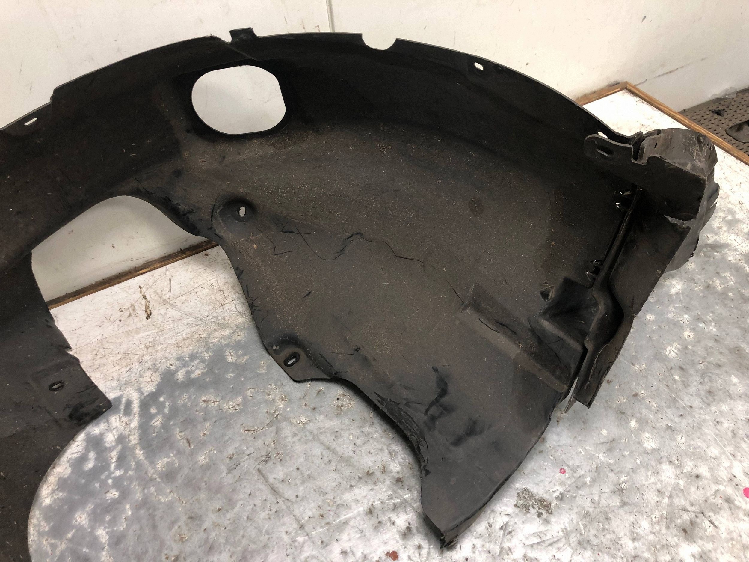 mudguard right front SKODA RAPID 5JA809962B