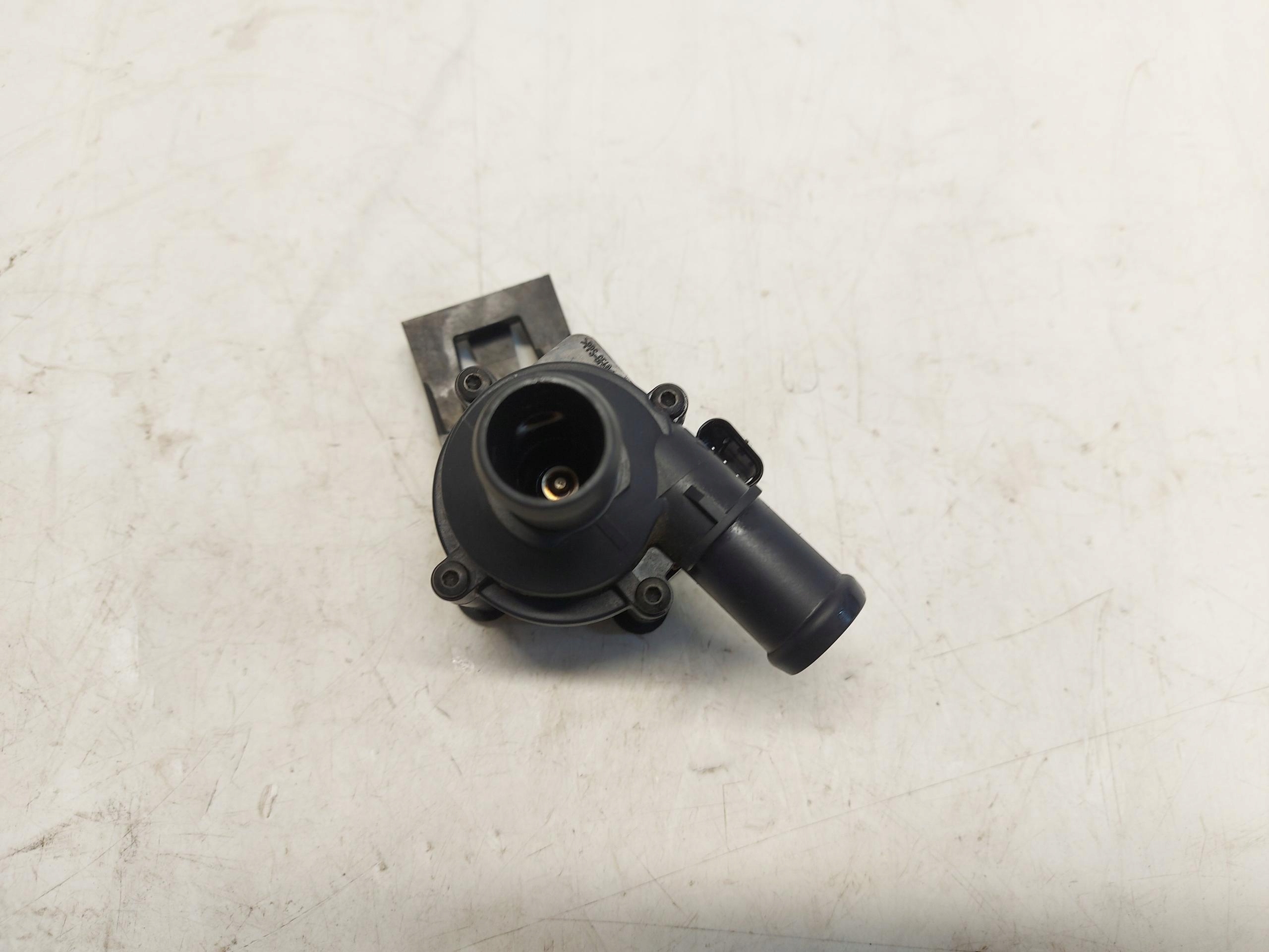 Audi A7 II 4K8 4M0 TFSI water pump 06H121601P
