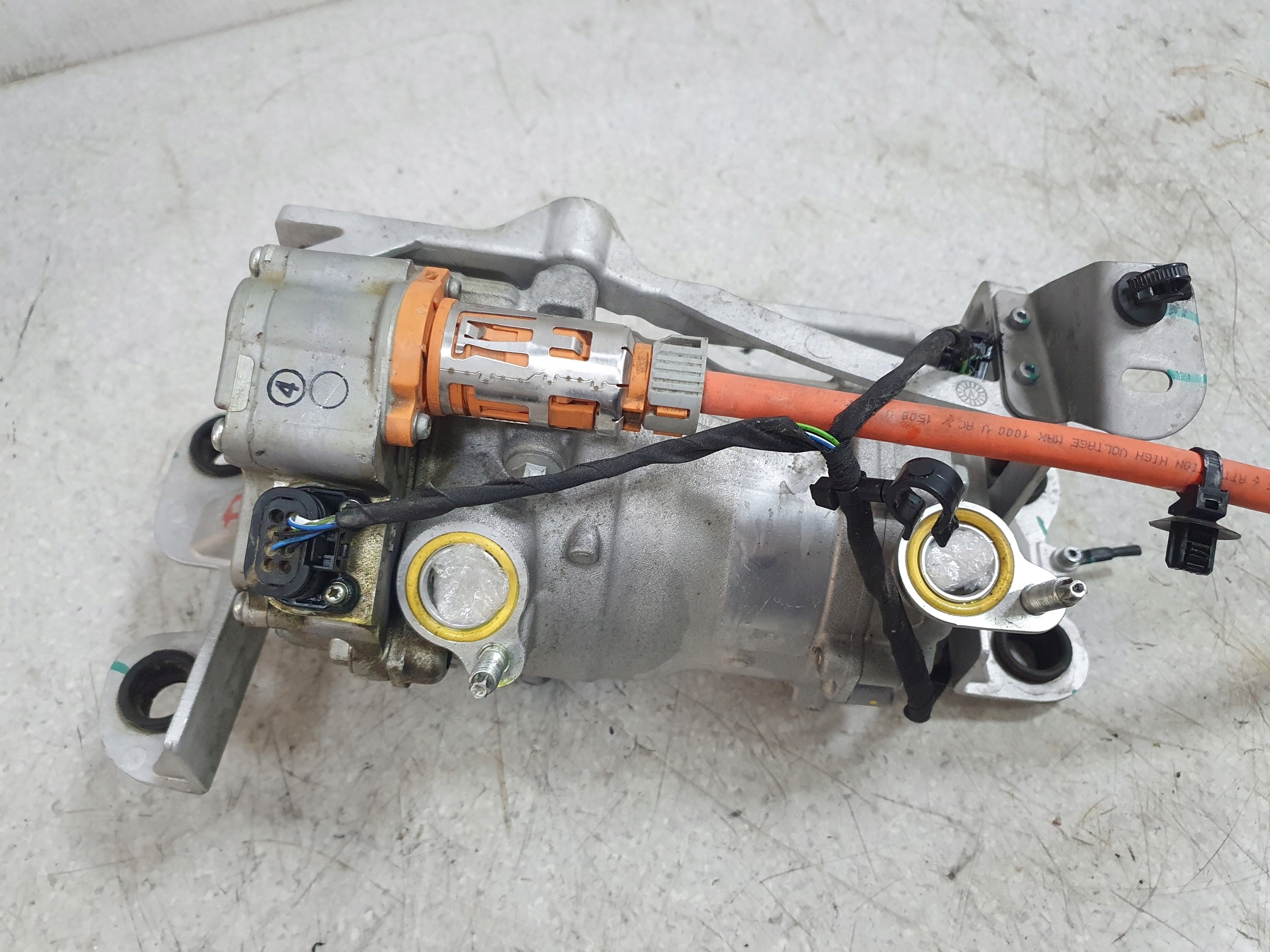 volvo C40 XC40 компрессор кондиционера 32369666 как