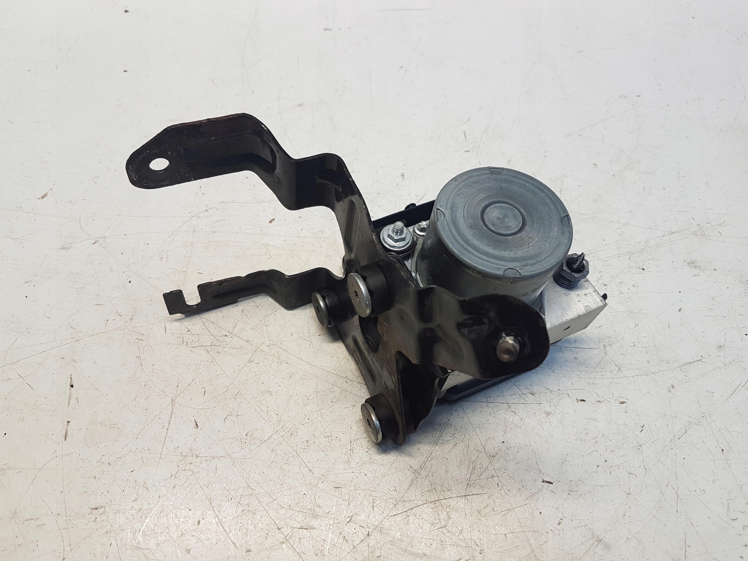 HK83-14F447-CF - Jaguar XE x760 2.0 D насос контролер ABS