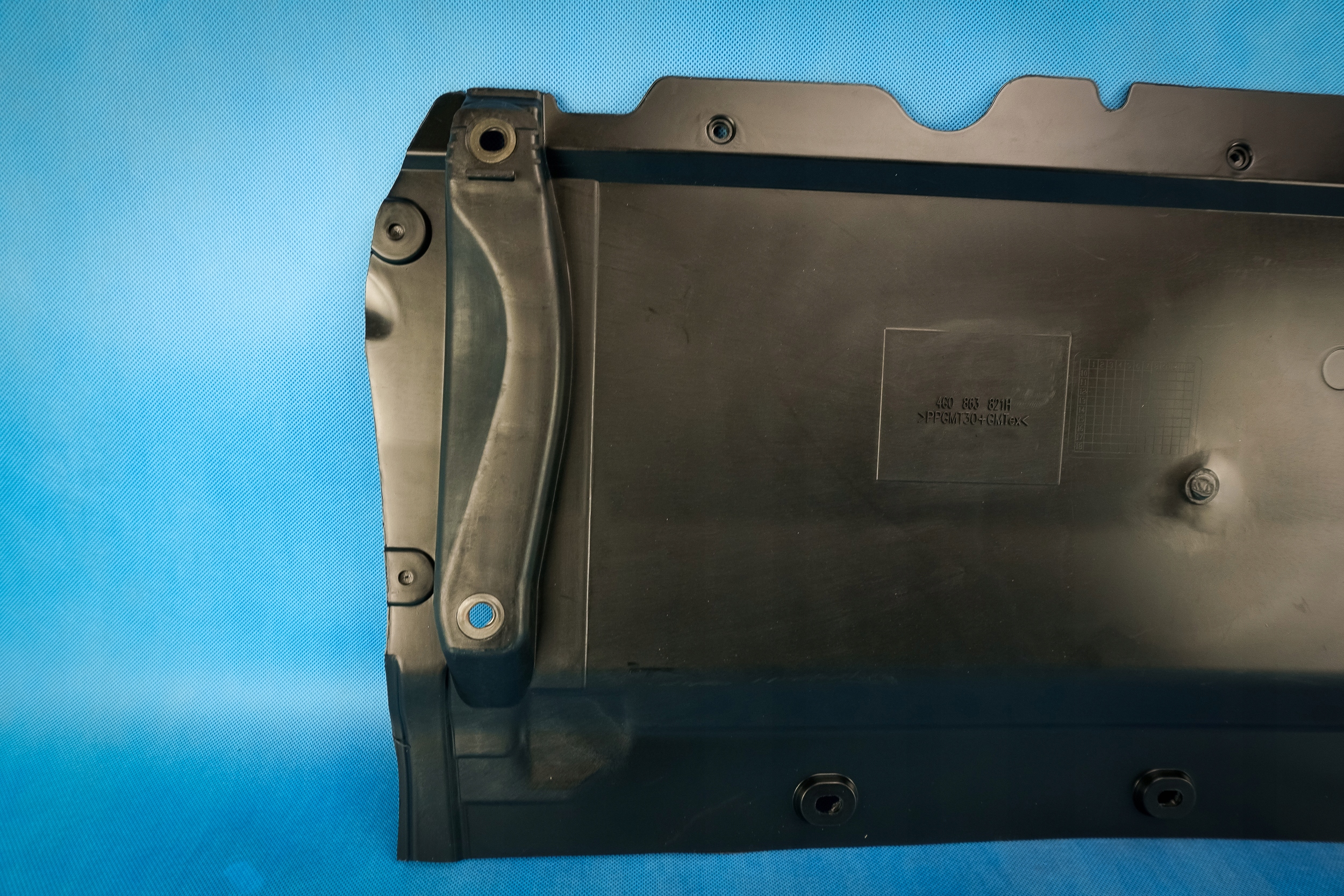 Osłona pod silnik silnika Audi A6 4G A7 4G8 2010-2017 Numer katalogowy części 4G0863821H SnTAuto