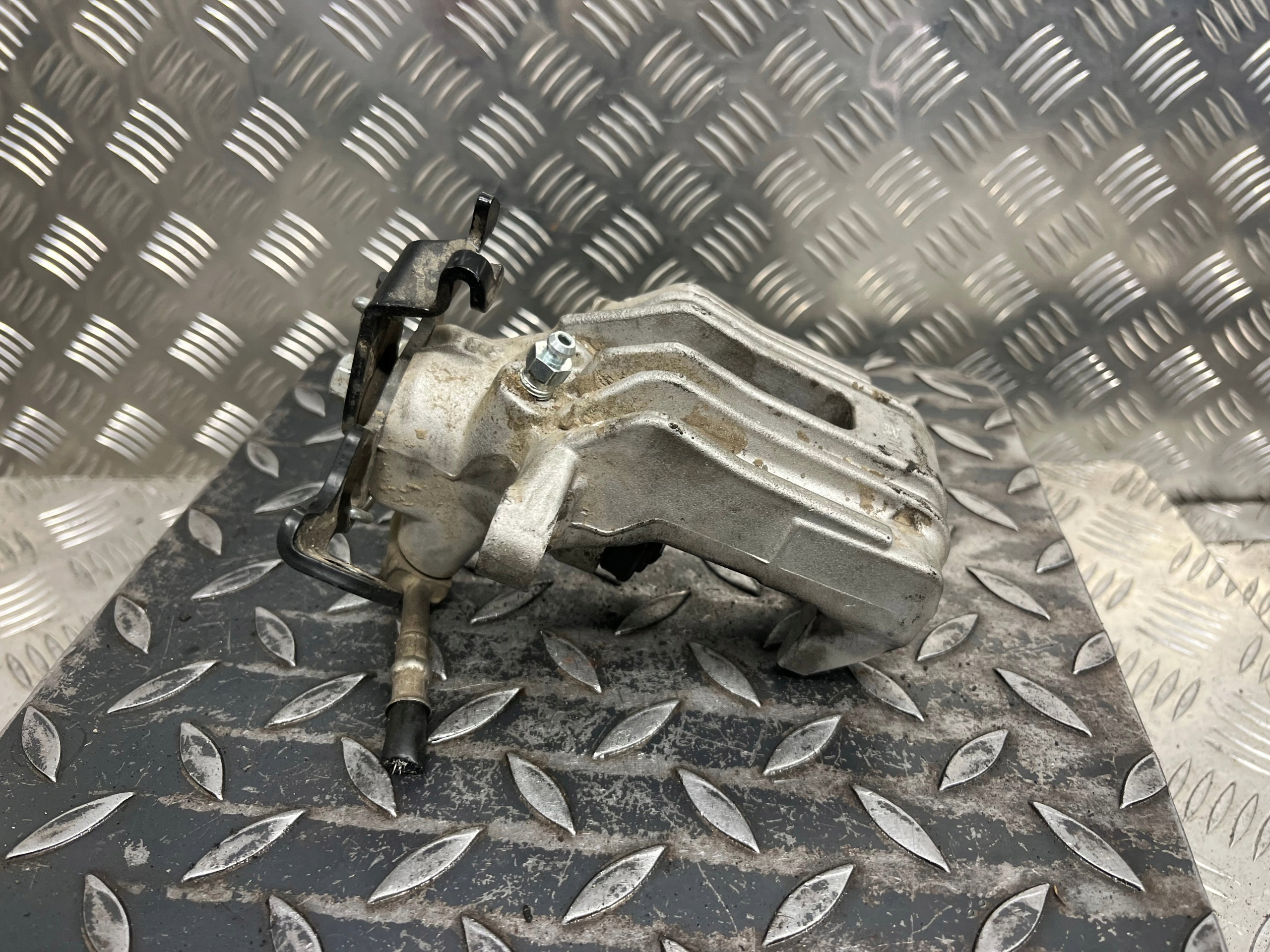 caliper brake left rear part rear VOLKSWAGEN PASSAT B5 FL