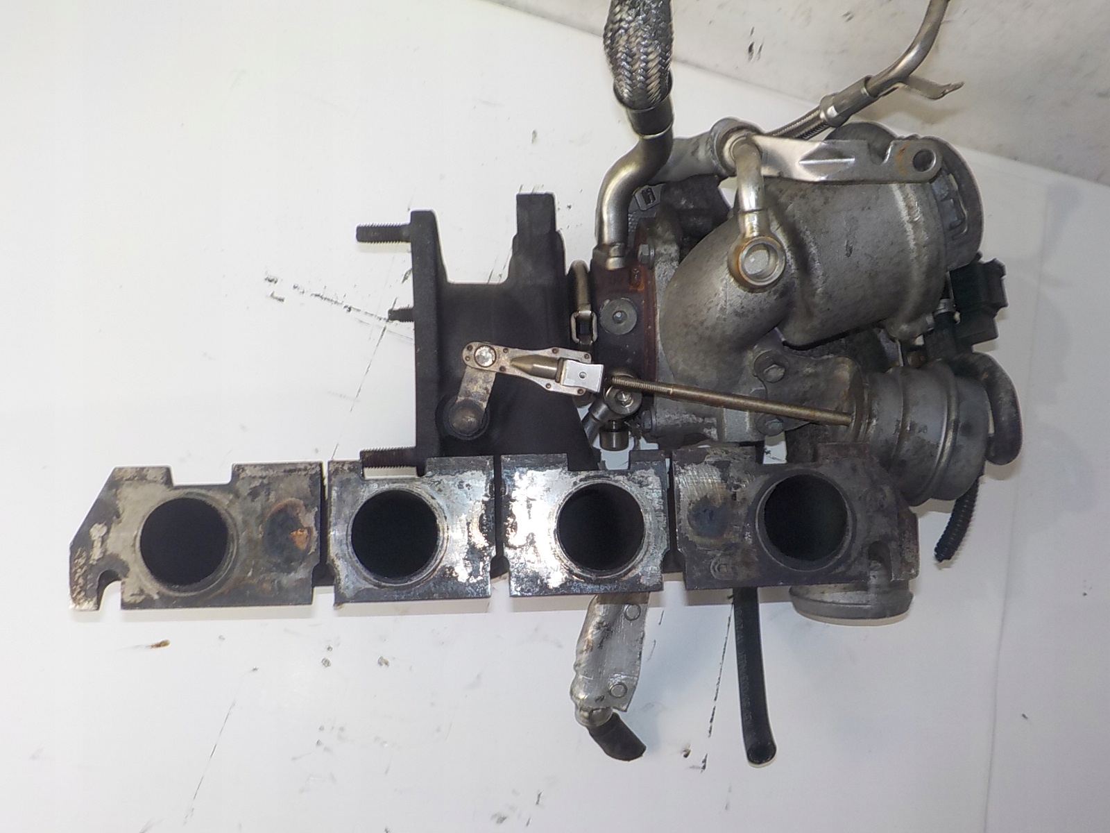 AUDI A4 B7 2.0 TFSI Turbolader TURBINA 06D145701E