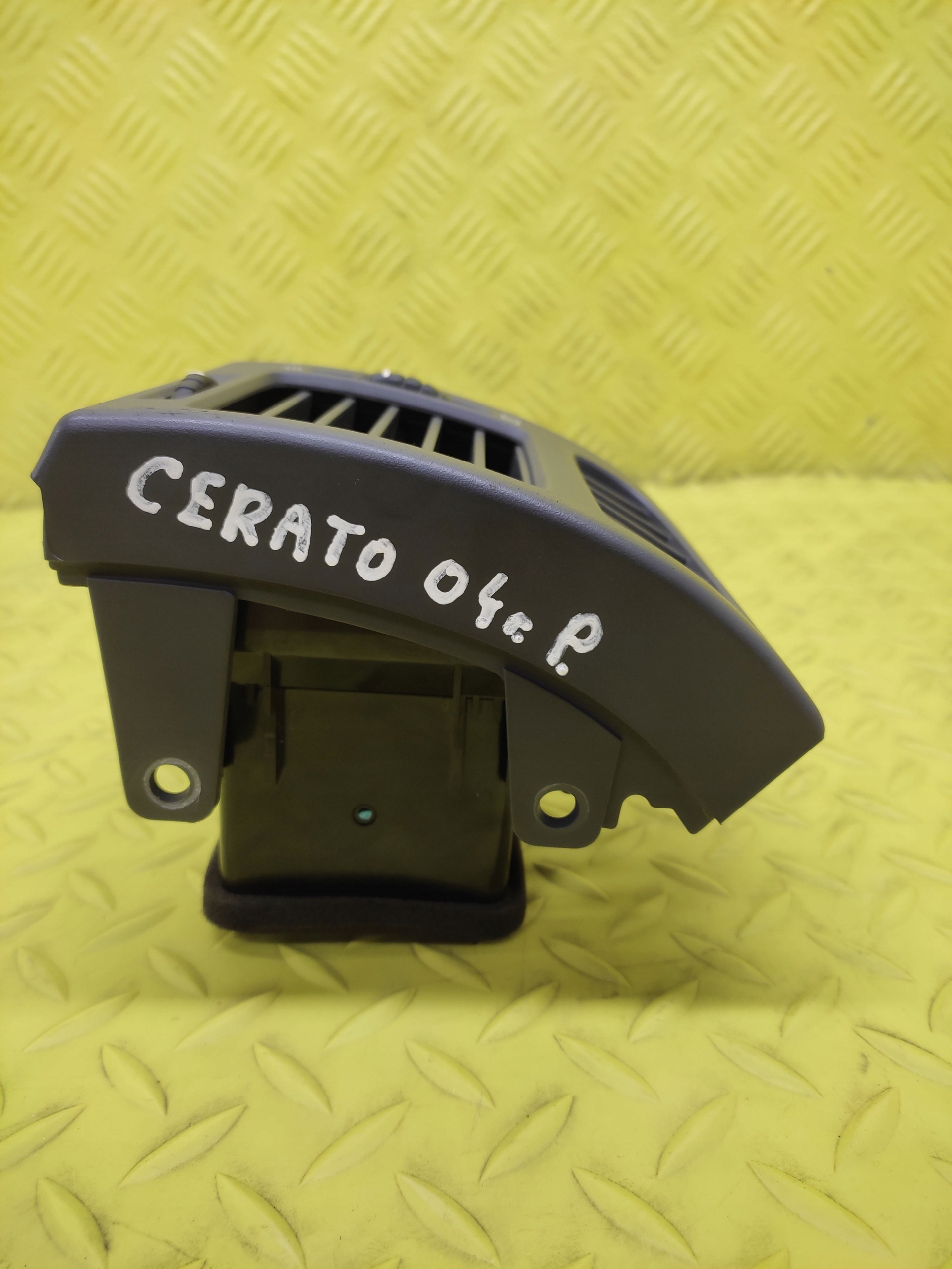KIA CERATO grid air conditioning devices right