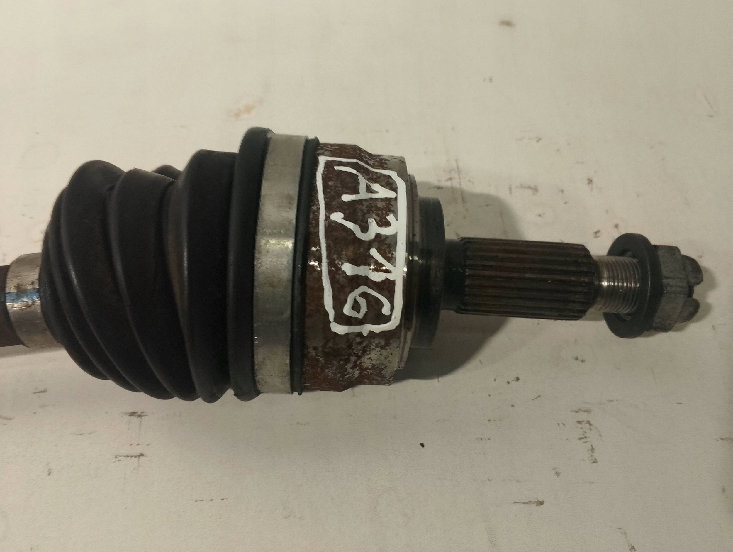 Renault Captur II 1,0 TCE semi-axis front right 391005050R (A316)