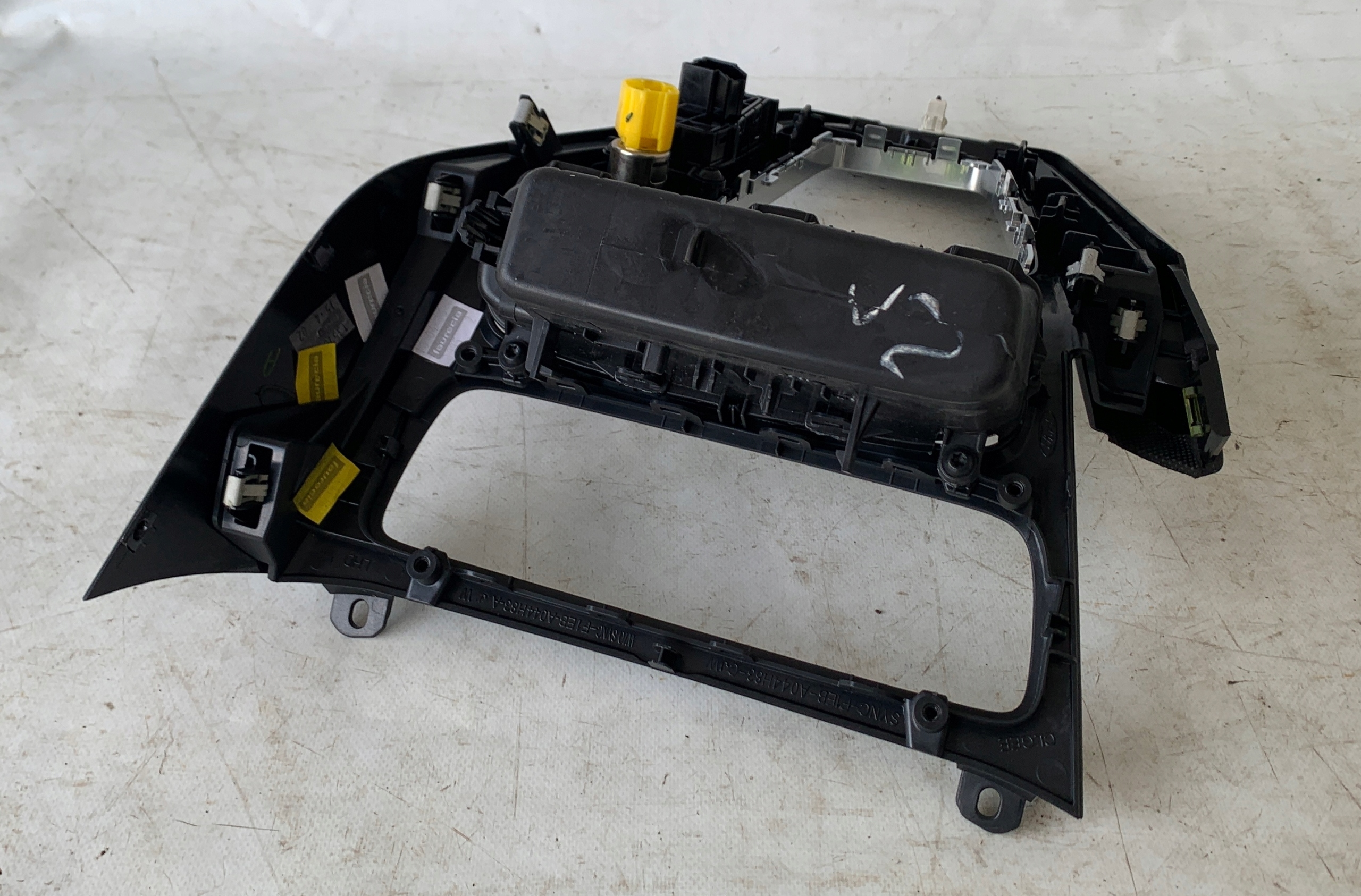# DEKOR passenger compartment TUNELU SRODKOWEGO FORD FOCUS MK3