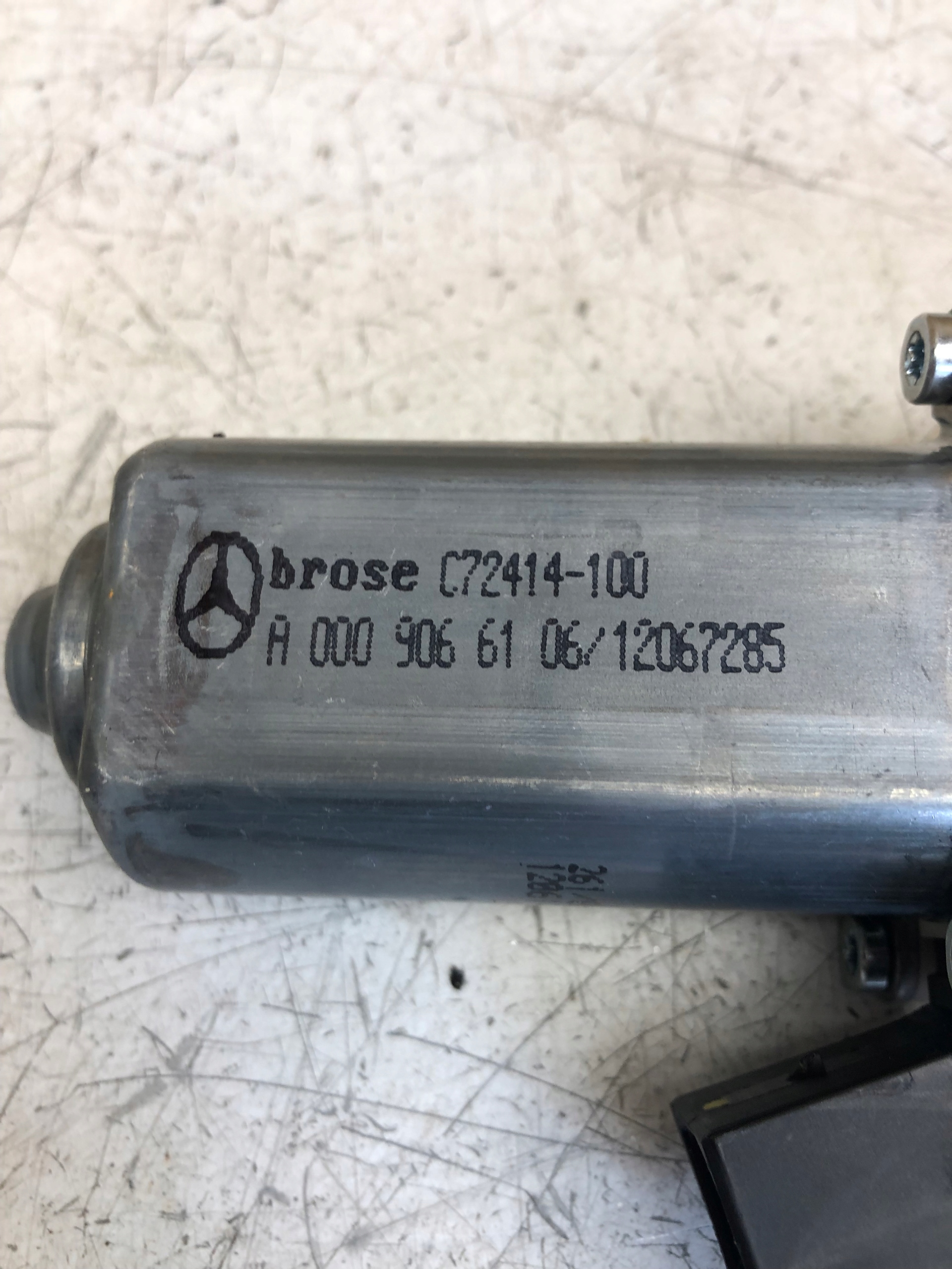 MERCEDES E W238 mini motor windows right A0009066106